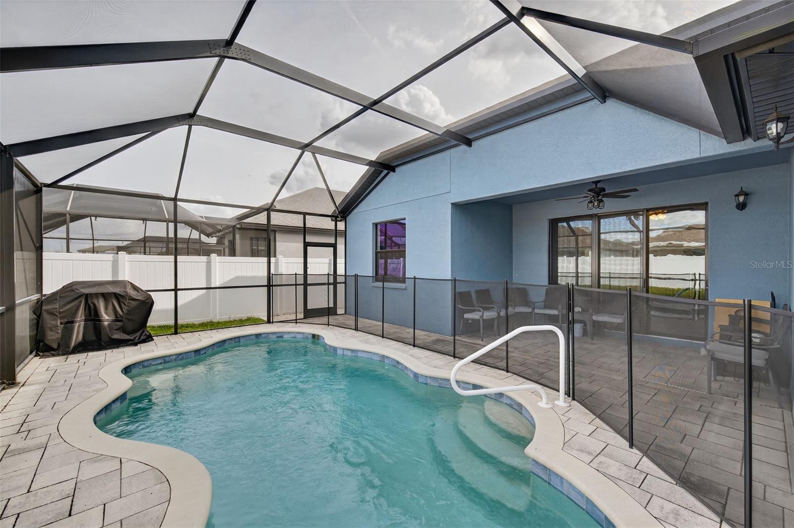 Listing photo id 47 for 13737 Garden Hills Drive