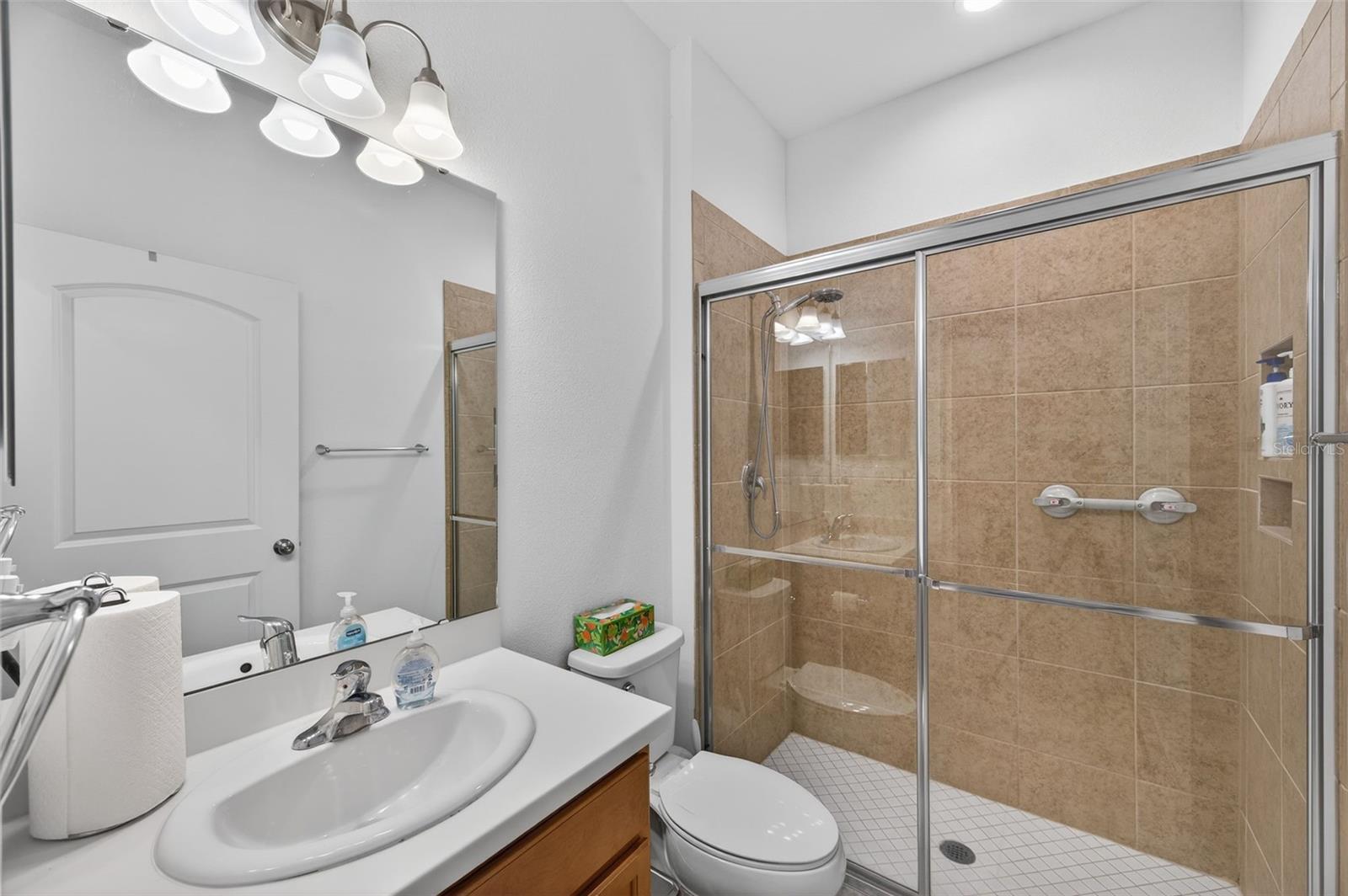 Listing photo id 4 for 13737 Garden Hills Drive