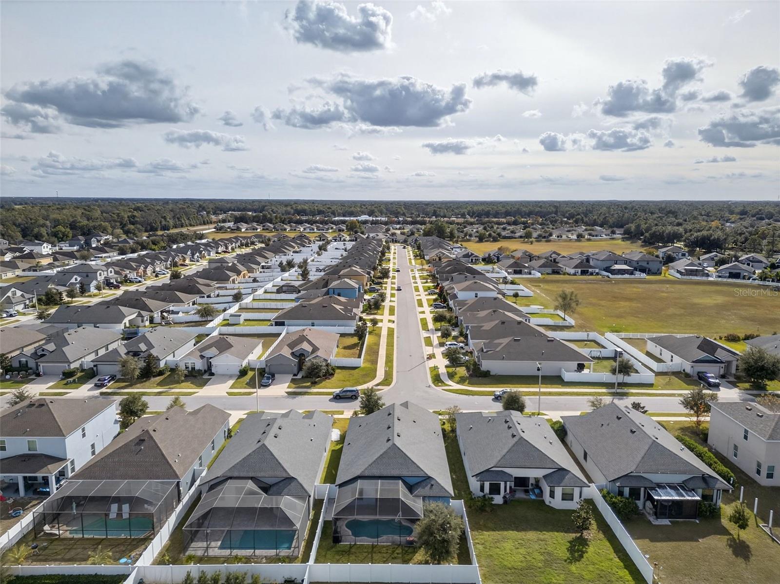 Listing photo id 58 for 13737 Garden Hills Drive