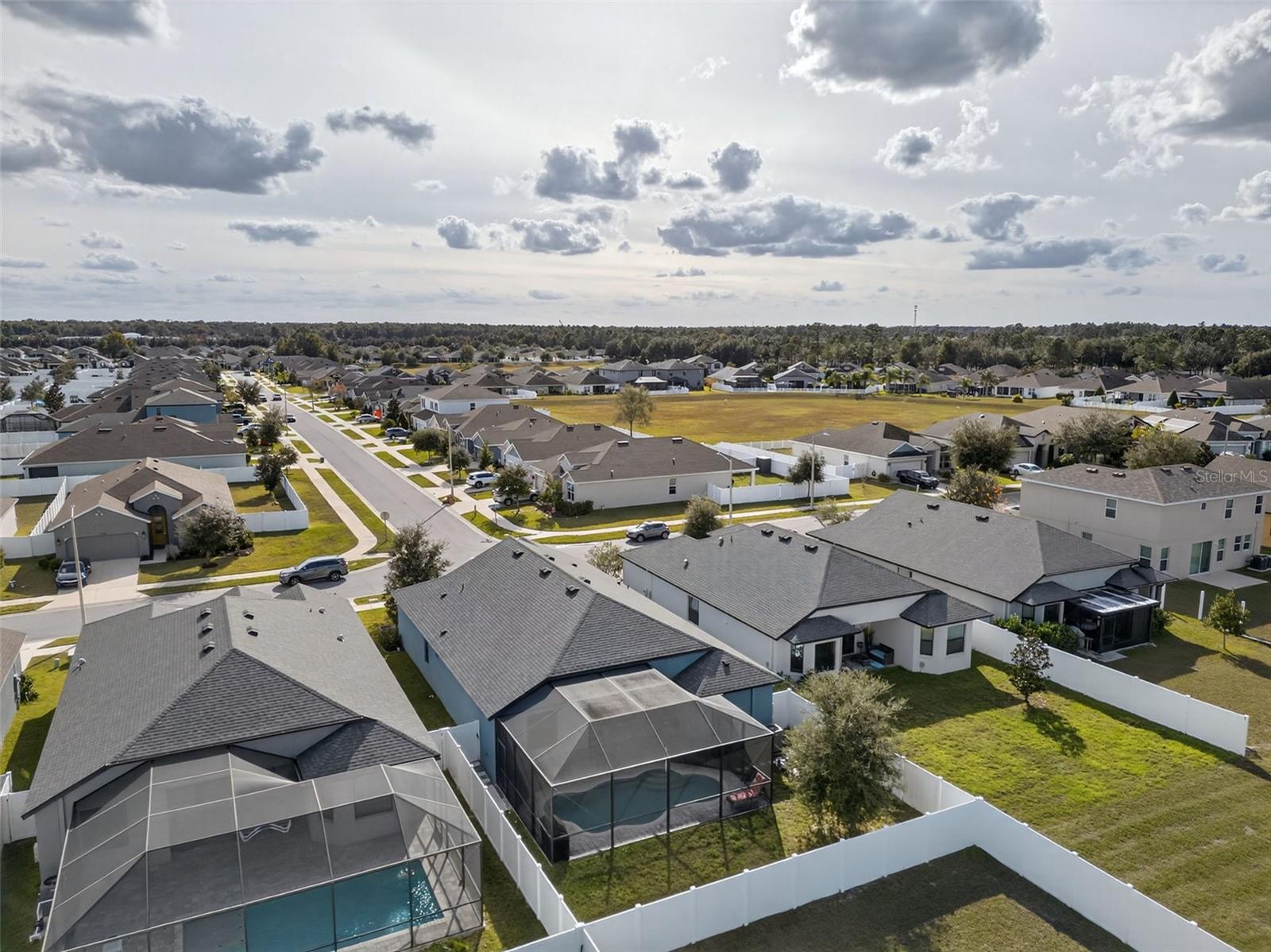 Listing photo id 60 for 13737 Garden Hills Drive