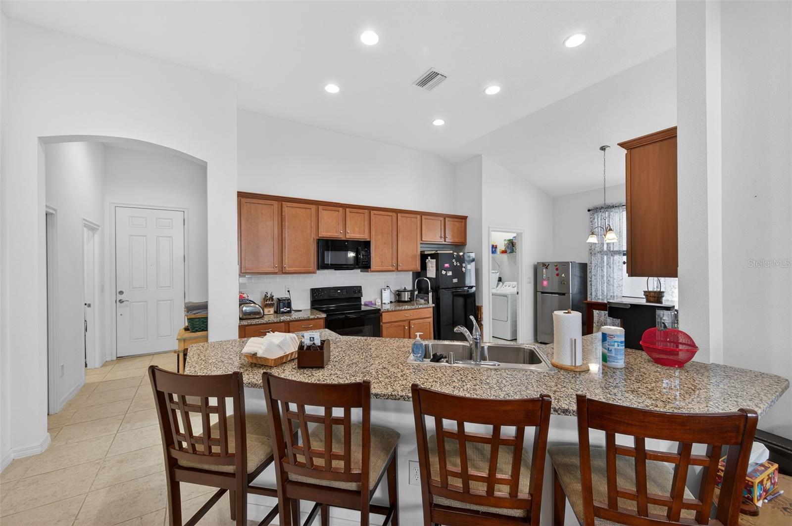 Listing photo id 7 for 13737 Garden Hills Drive