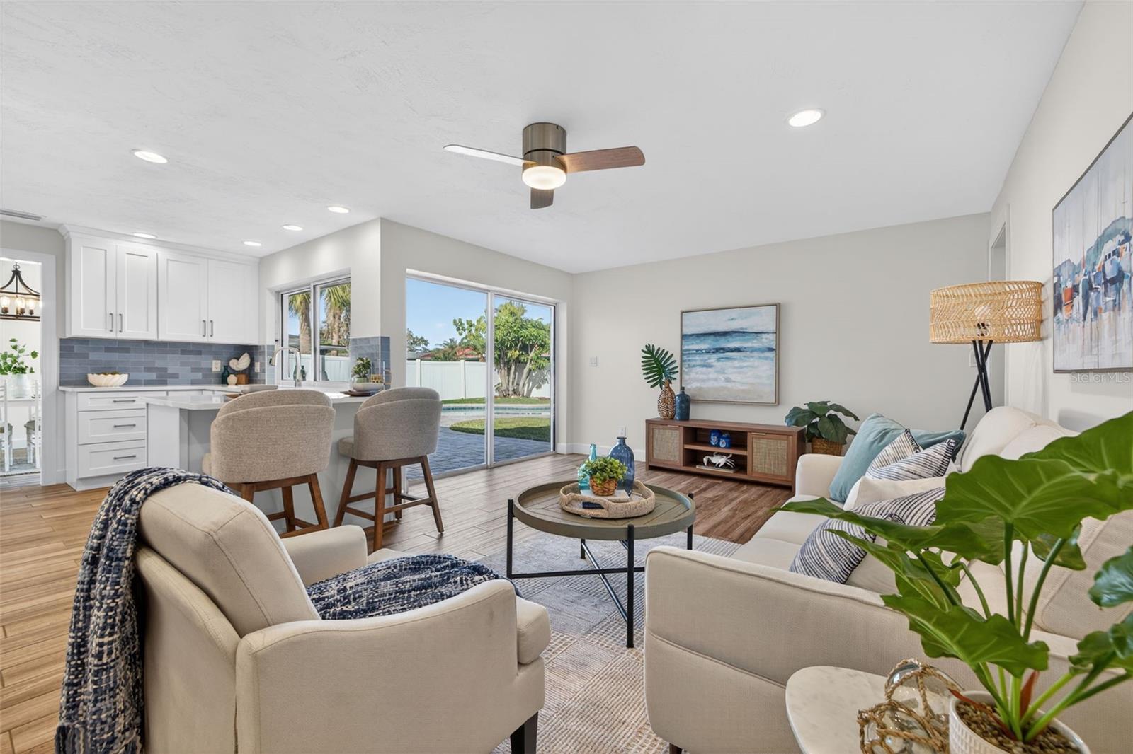 Listing photo id 16 for 2043 Tanglewood Way Ne