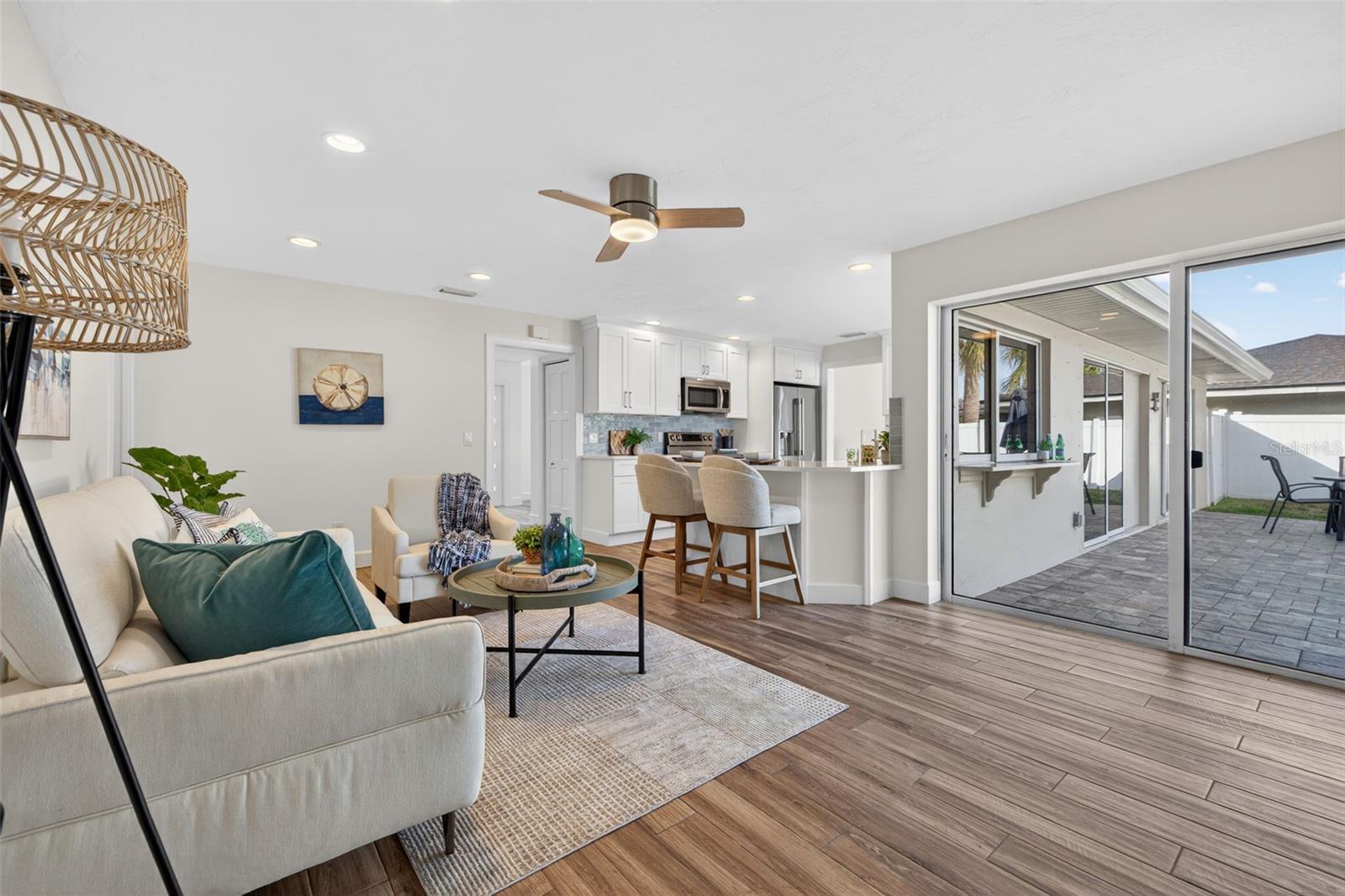 Listing photo id 18 for 2043 Tanglewood Way Ne