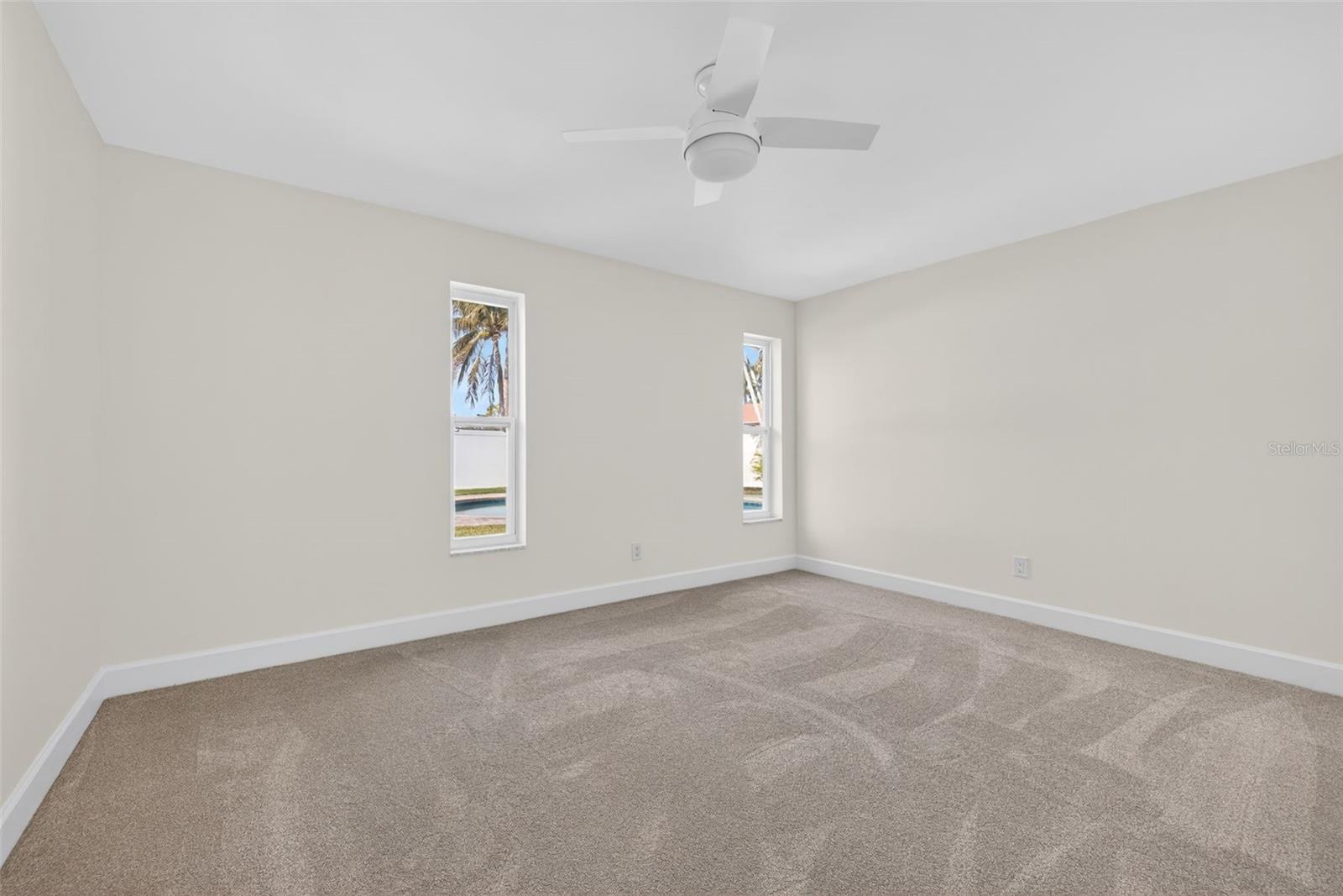 Listing photo id 25 for 2043 Tanglewood Way Ne