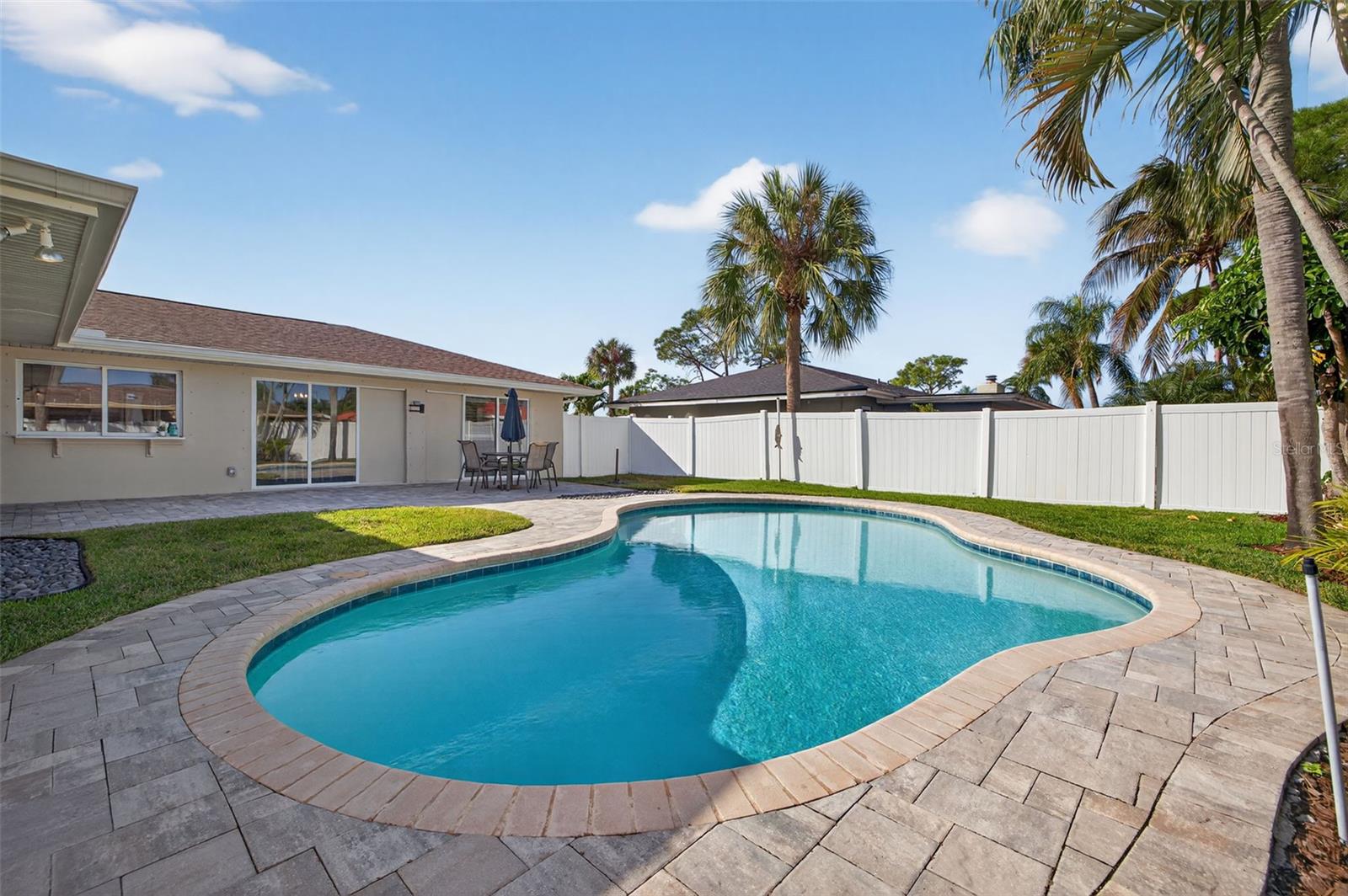 Listing photo id 29 for 2043 Tanglewood Way Ne