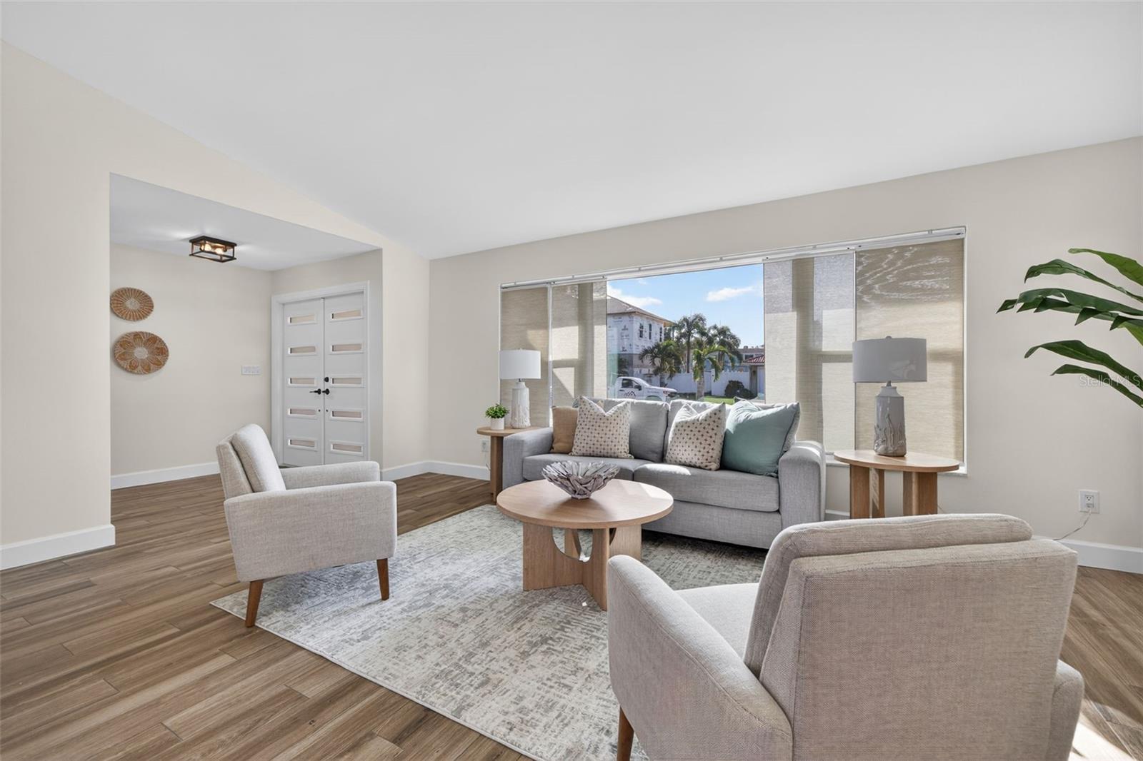 Listing photo id 6 for 2043 Tanglewood Way Ne