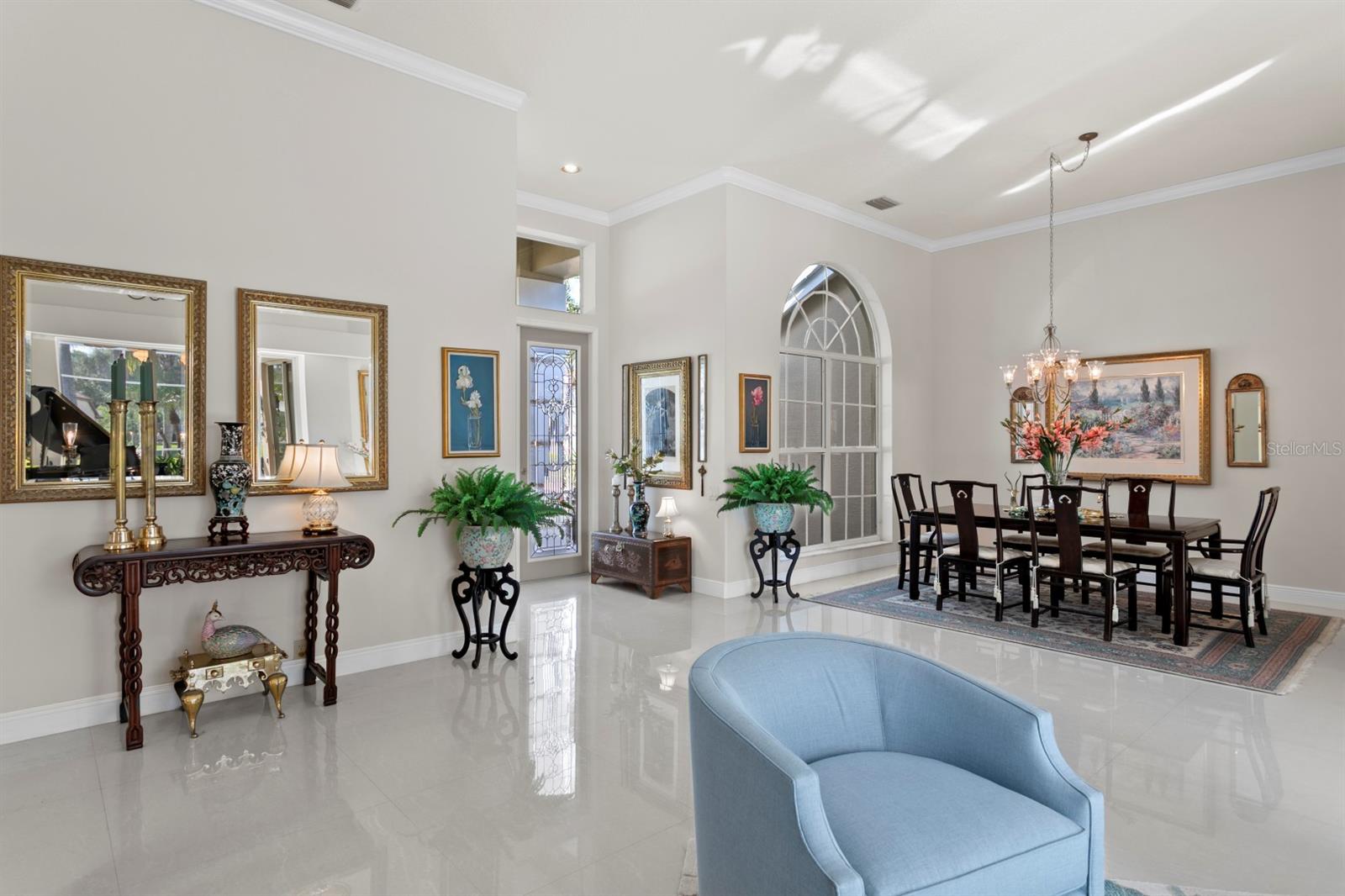 Listing photo id 17 for 16333 Birkdale Drive