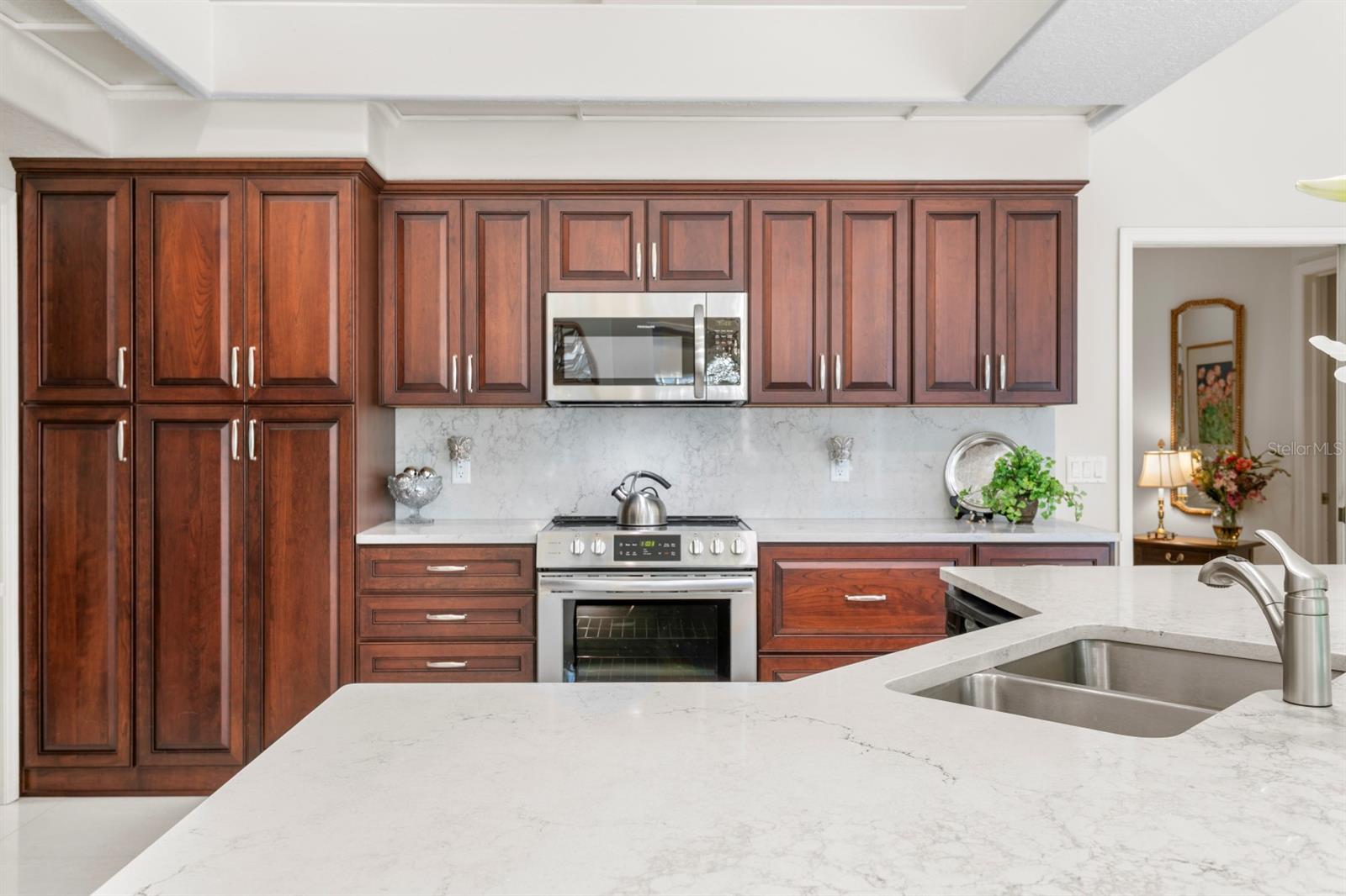 Listing photo id 32 for 16333 Birkdale Drive