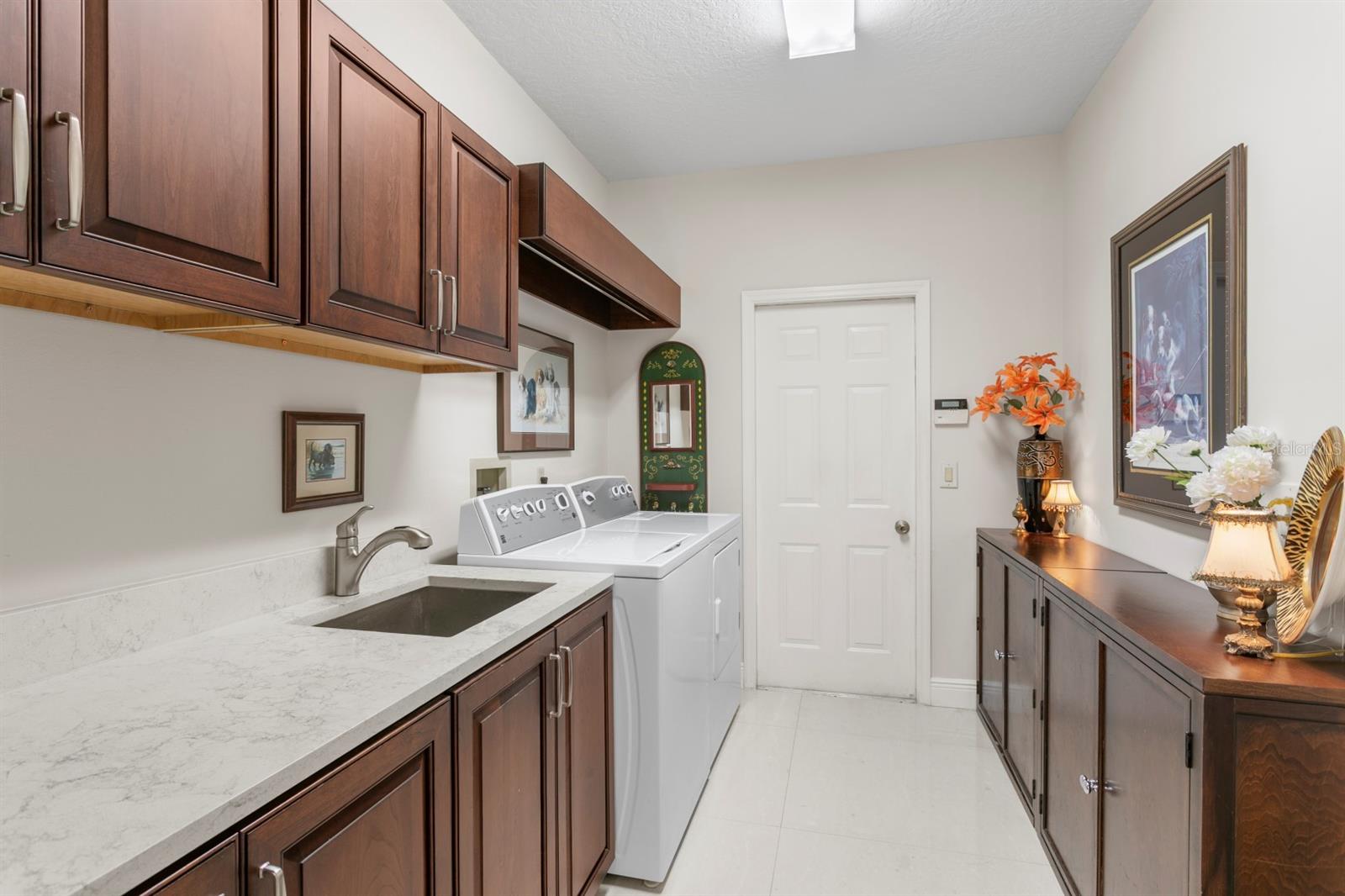 Listing photo id 36 for 16333 Birkdale Drive