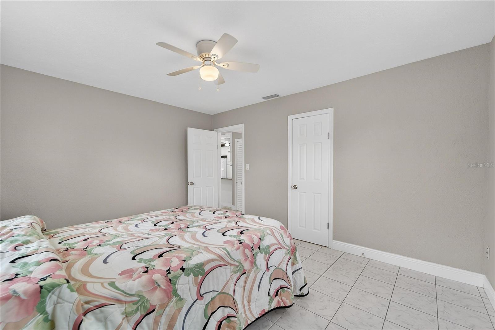 Image 19 of 46 For 4945 36th Avenue N