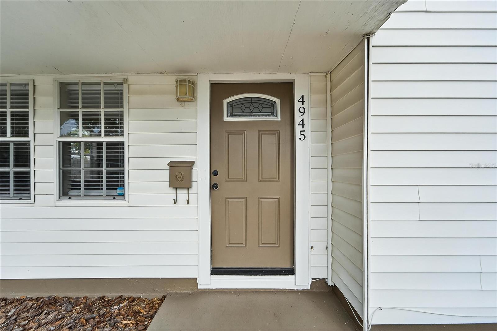 Image 4 of 46 For 4945 36th Avenue N