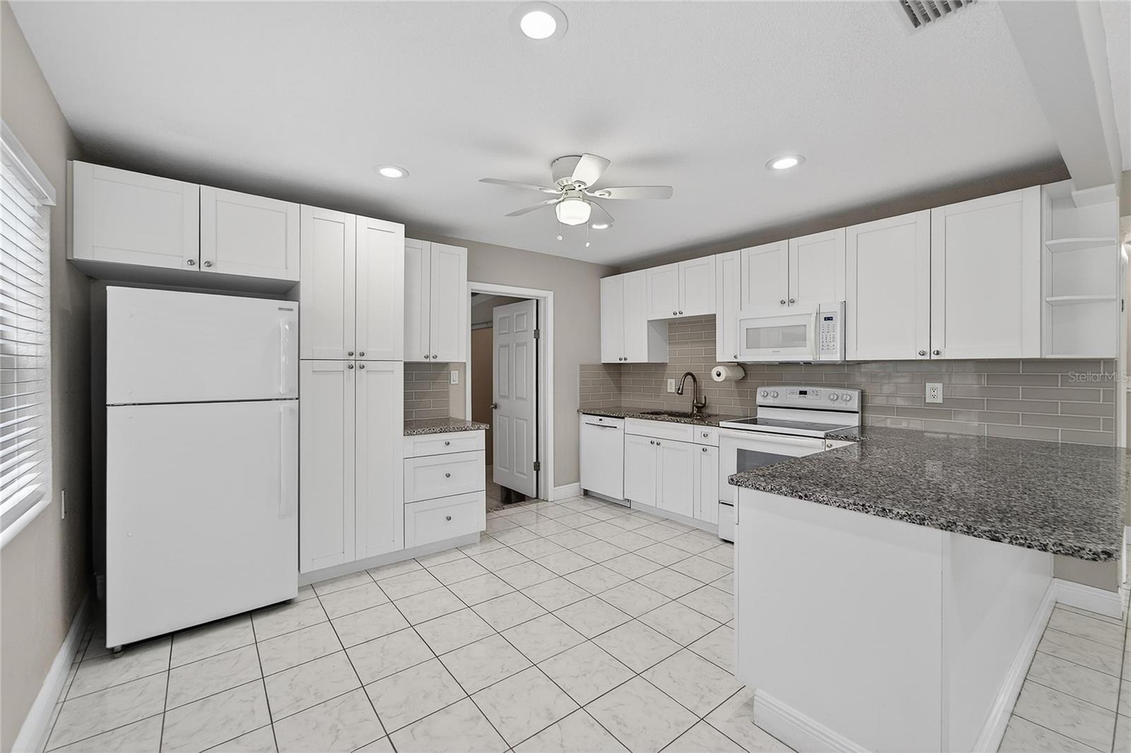 Image 9 of 46 For 4945 36th Avenue N