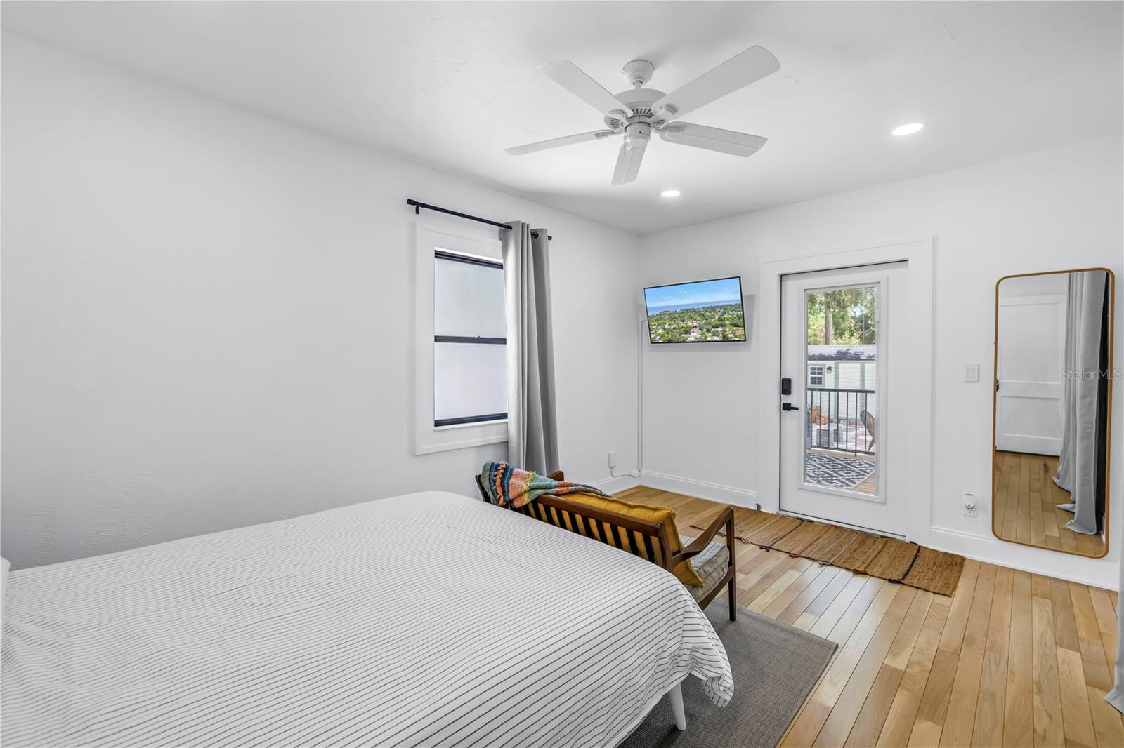 Image 13 of 33 For 650 63rd Avenue S