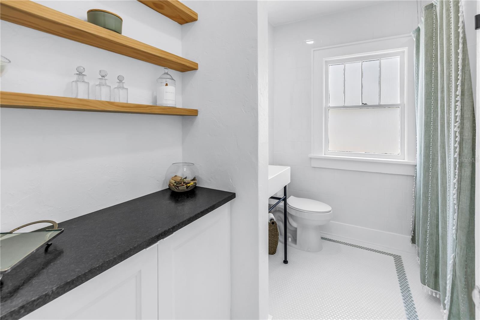 Image 18 of 33 For 650 63rd Avenue S