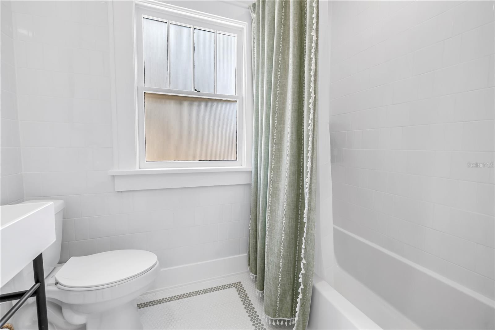 Image 19 of 33 For 650 63rd Avenue S