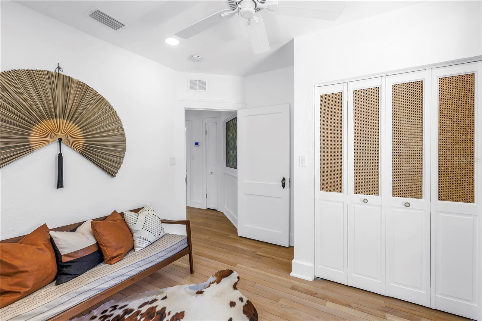 Image 22 of 33 For 650 63rd Avenue S