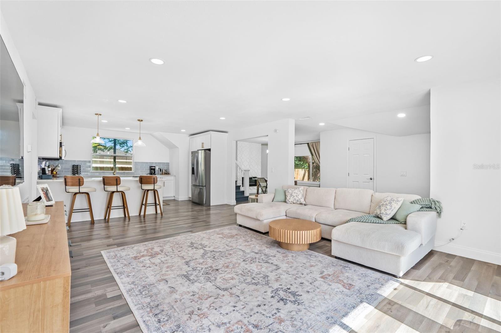 Image 11 of 21 For 2201 50th Avenue N