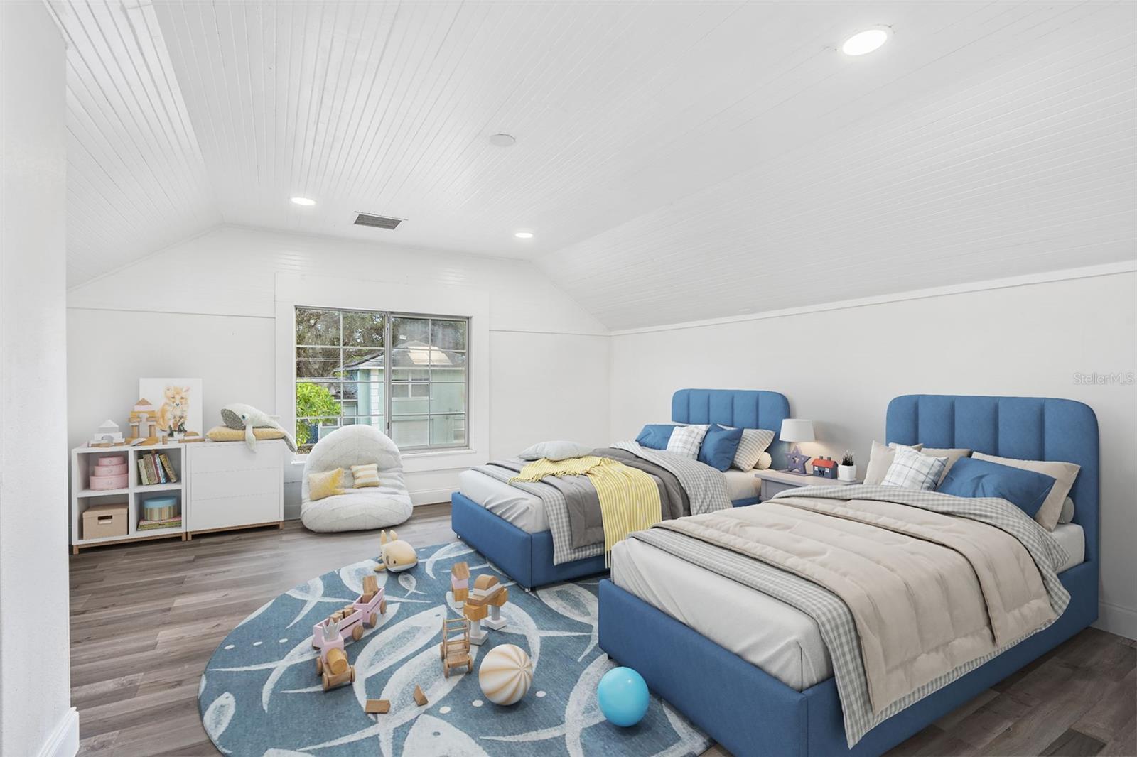 Image 18 of 21 For 2201 50th Avenue N