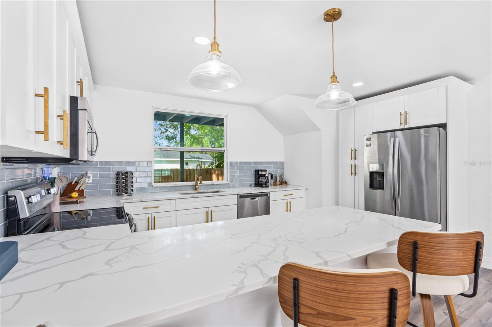 Image 4 of 21 For 2201 50th Avenue N