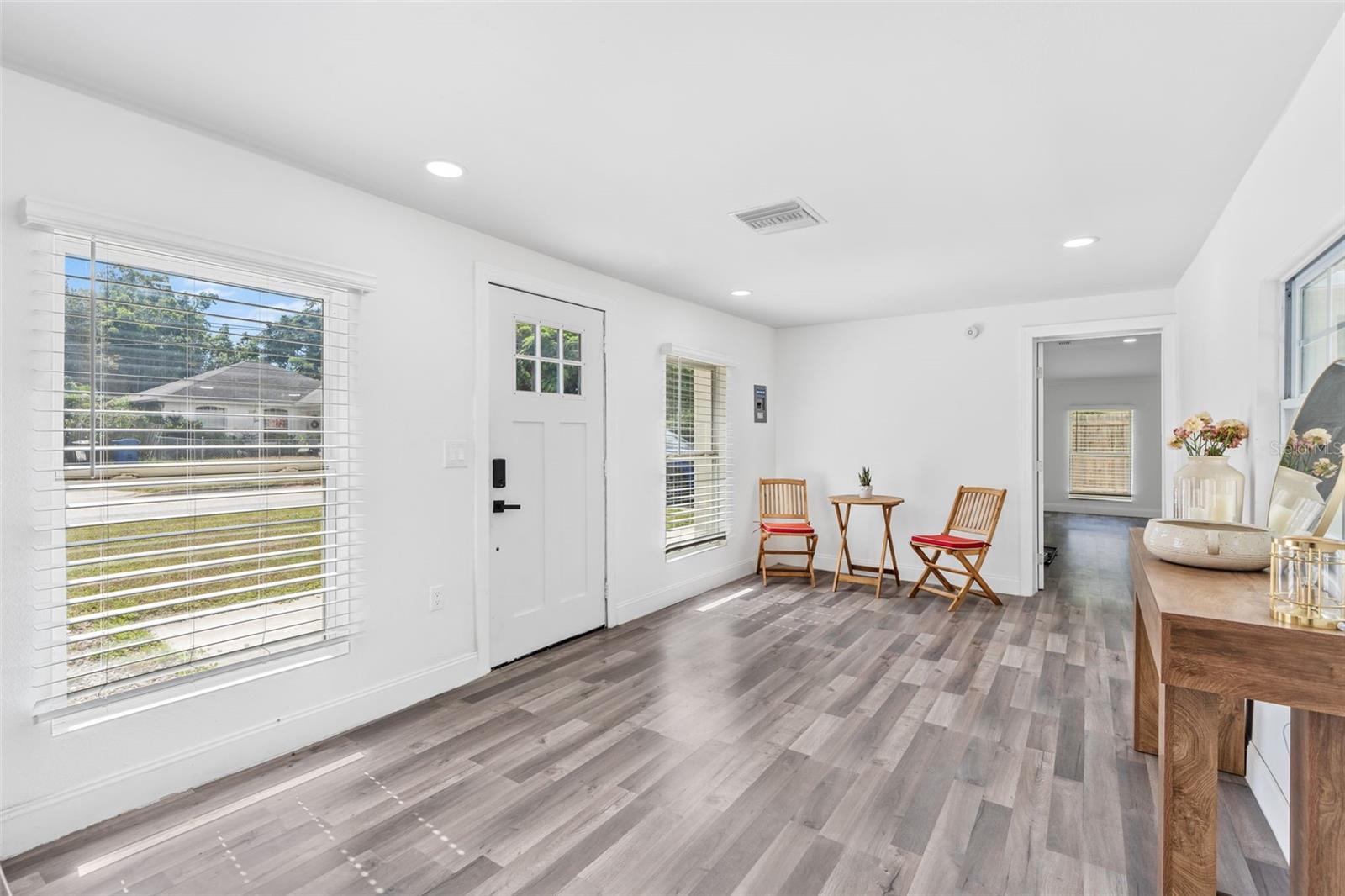 Image 6 of 21 For 2201 50th Avenue N