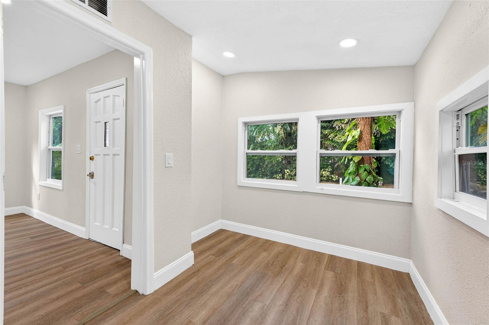 Image 16 of 35 For 5182 25th Avenue S