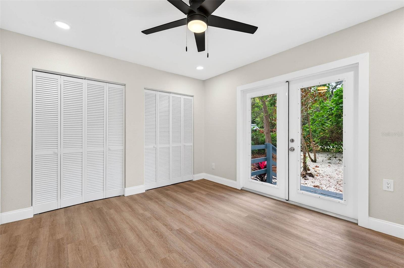 Image 17 of 35 For 5182 25th Avenue S