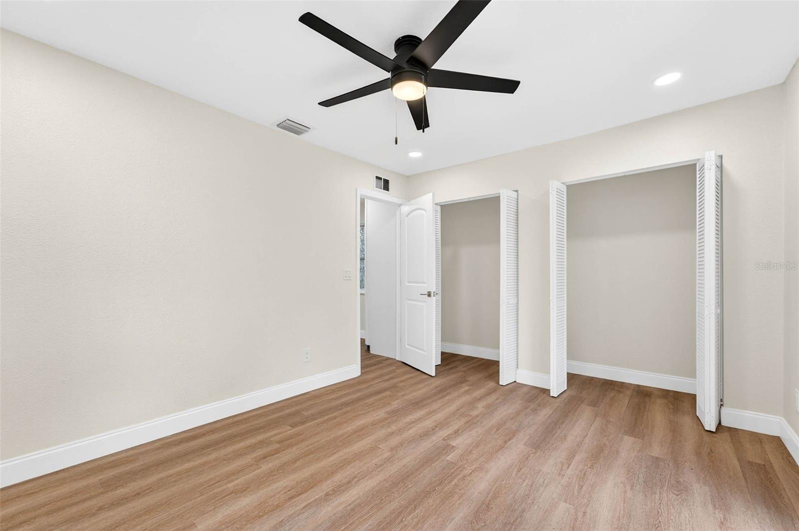 Image 18 of 35 For 5182 25th Avenue S