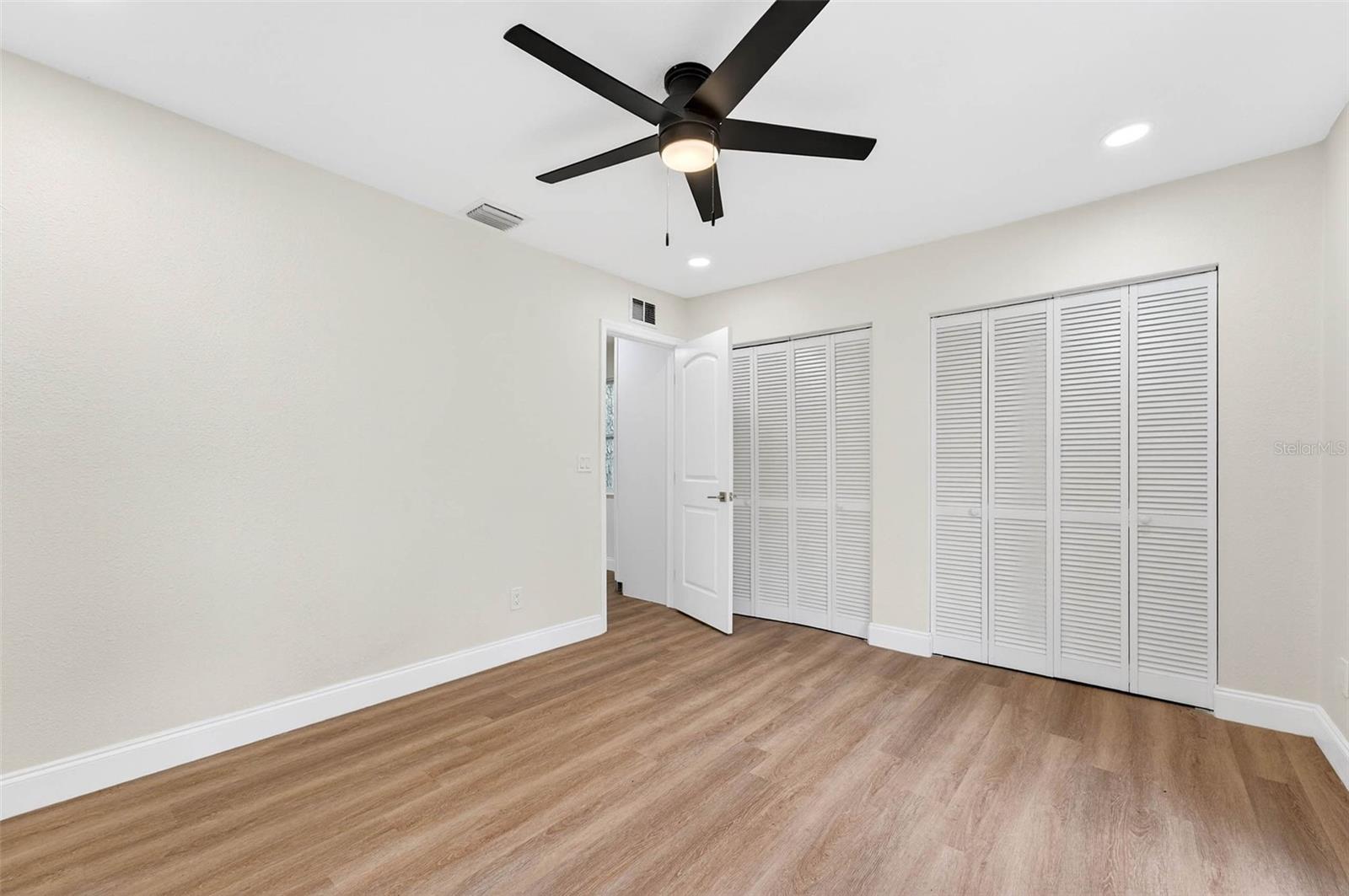 Image 19 of 35 For 5182 25th Avenue S