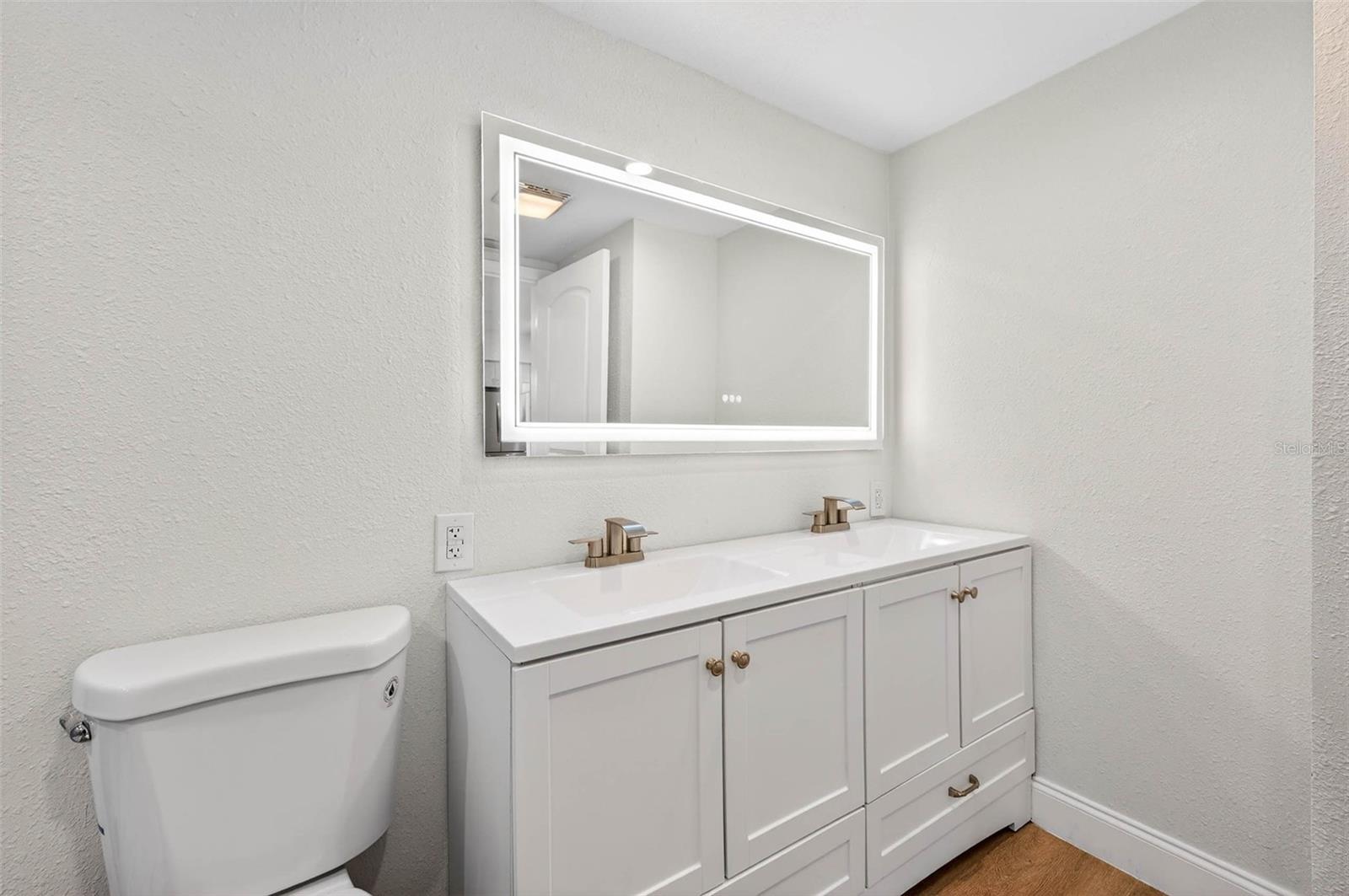 Image 23 of 35 For 5182 25th Avenue S