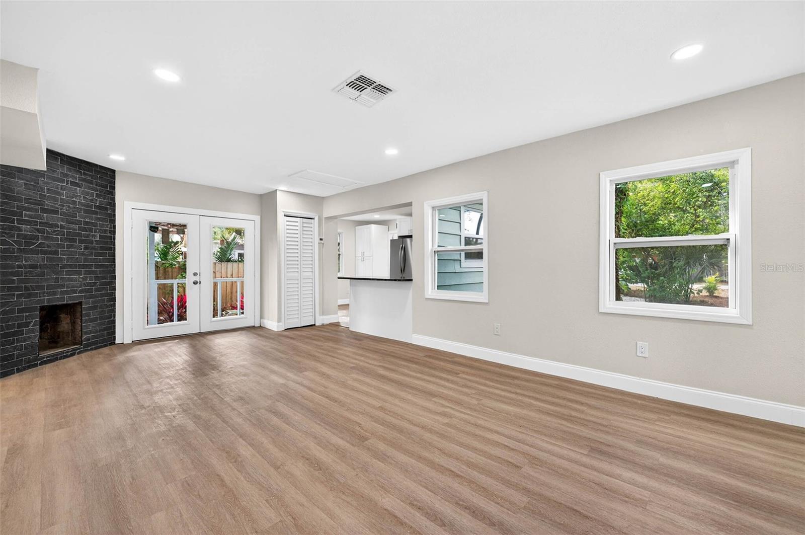 Image 5 of 35 For 5182 25th Avenue S