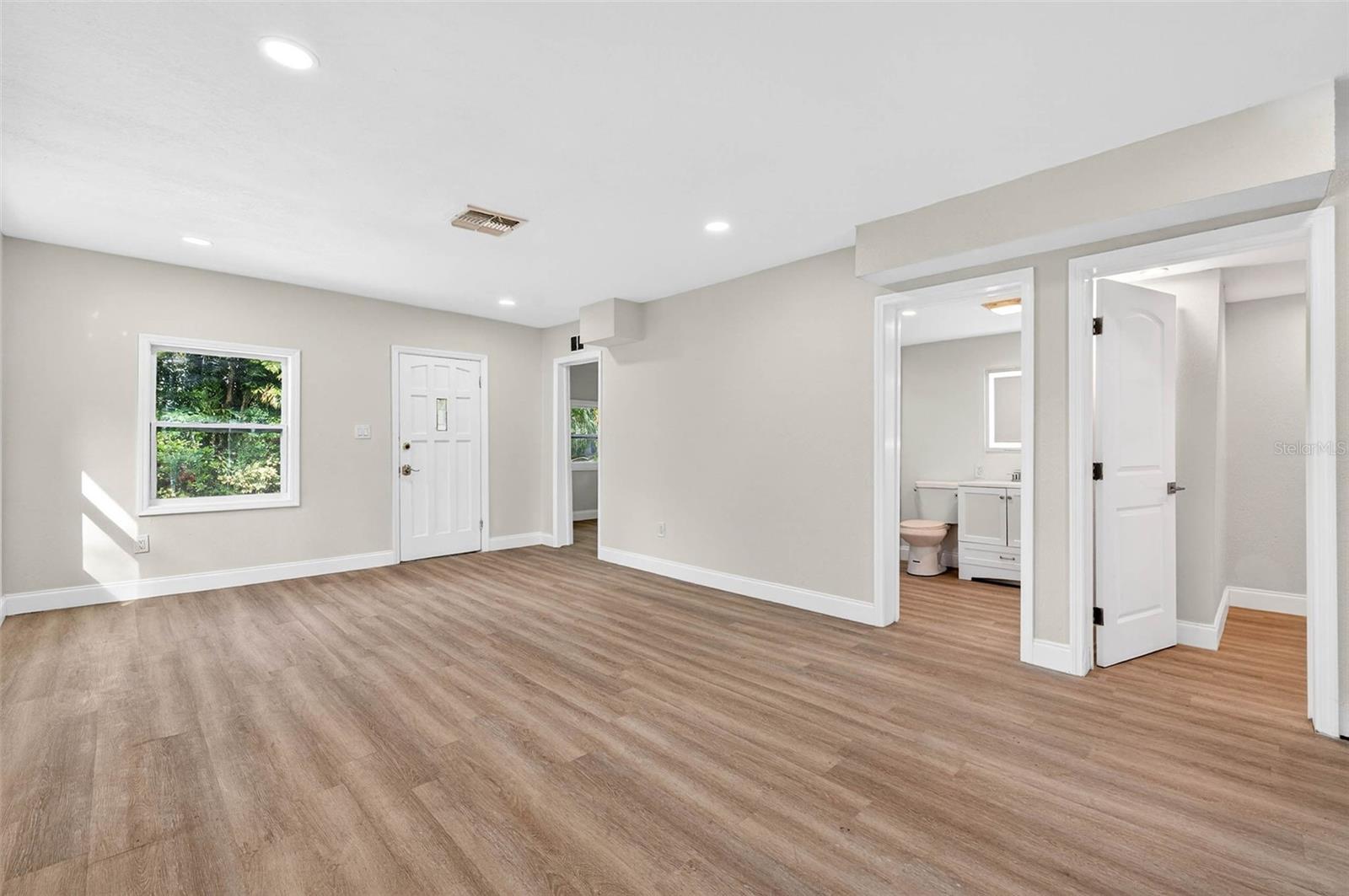 Image 6 of 35 For 5182 25th Avenue S