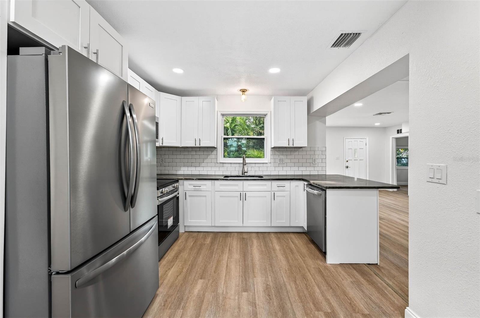 Image 8 of 35 For 5182 25th Avenue S