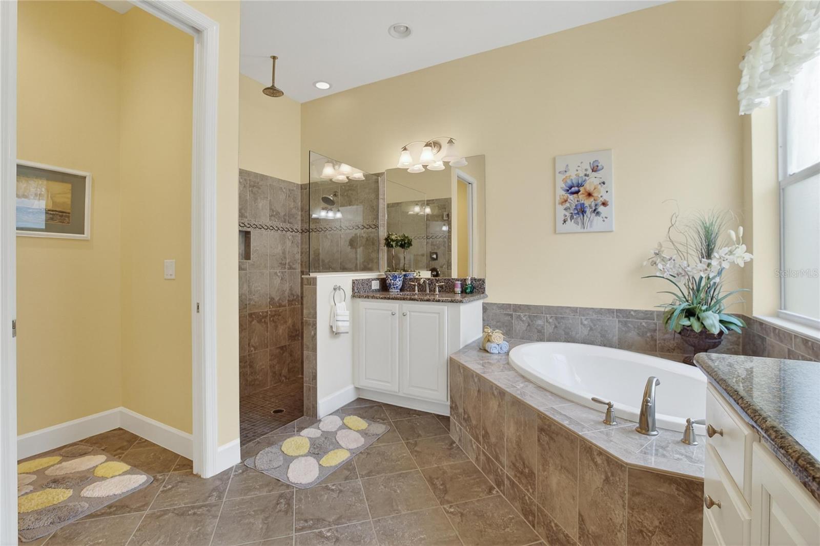 Image 27 of 81 For 1524 Emerald Dunes Drive