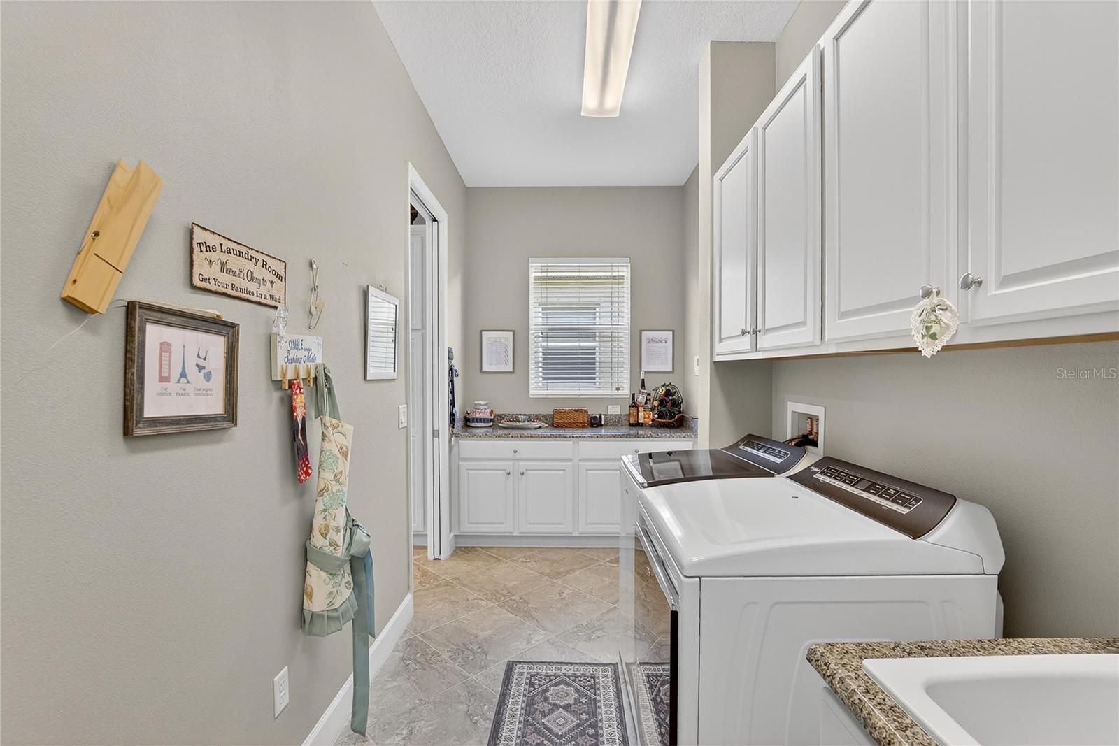 Image 38 of 81 For 1524 Emerald Dunes Drive