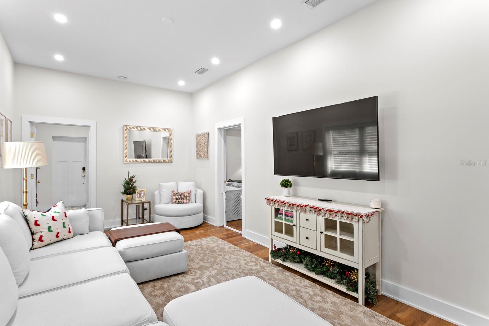 Image 19 of 61 For 1719 11th Street N