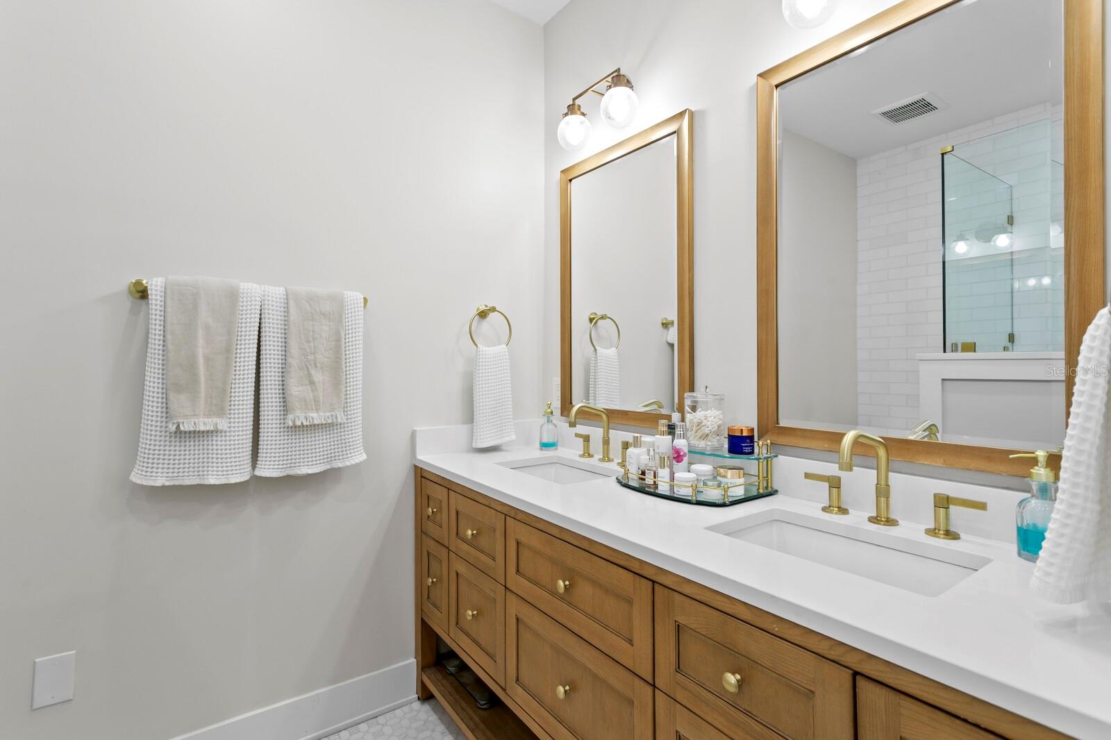 Image 36 of 61 For 1719 11th Street N