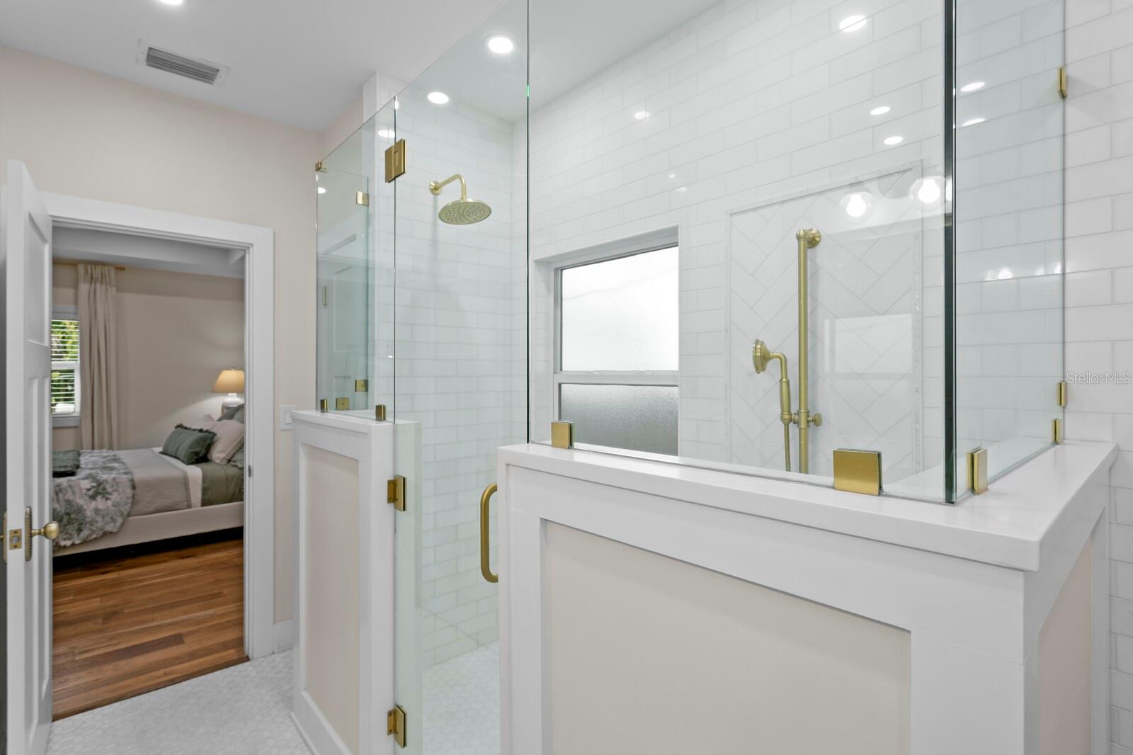 Image 38 of 61 For 1719 11th Street N