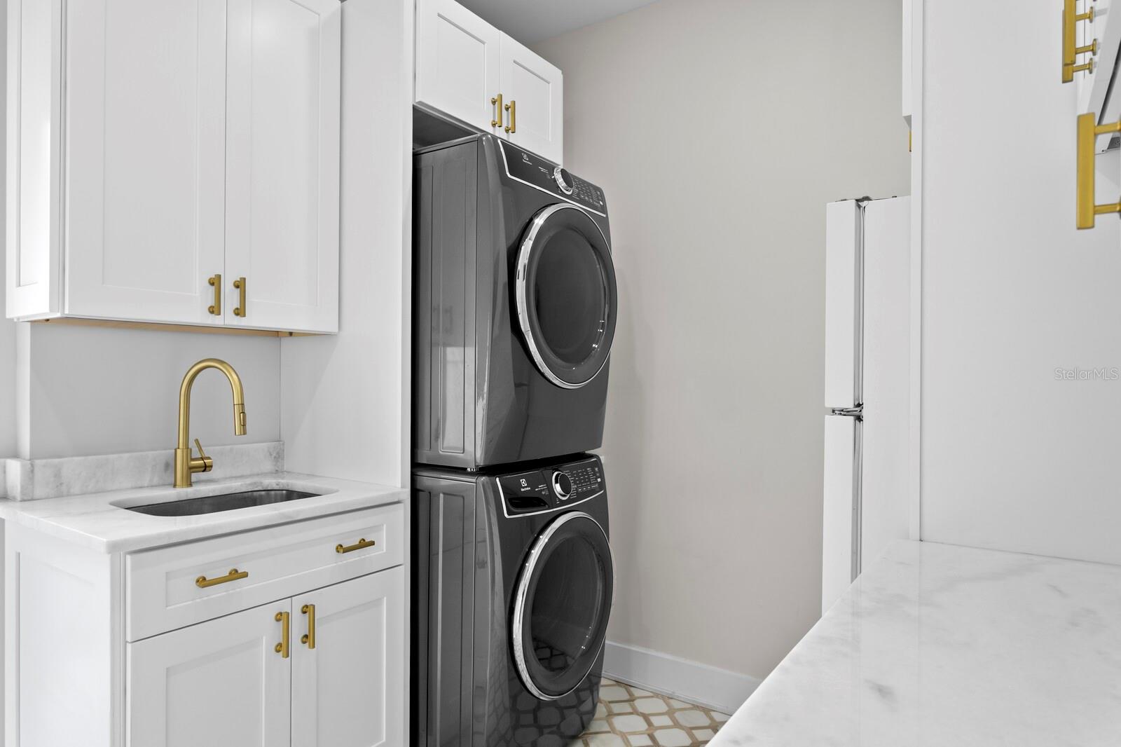 Image 49 of 61 For 1719 11th Street N