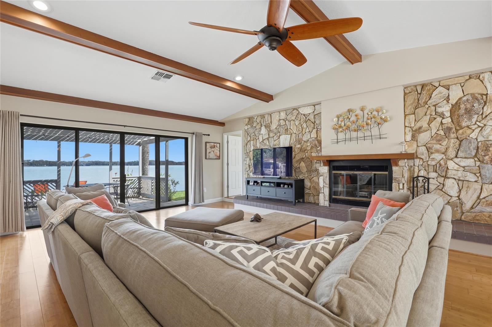 Listing photo id 10 for 66 Canal Drive