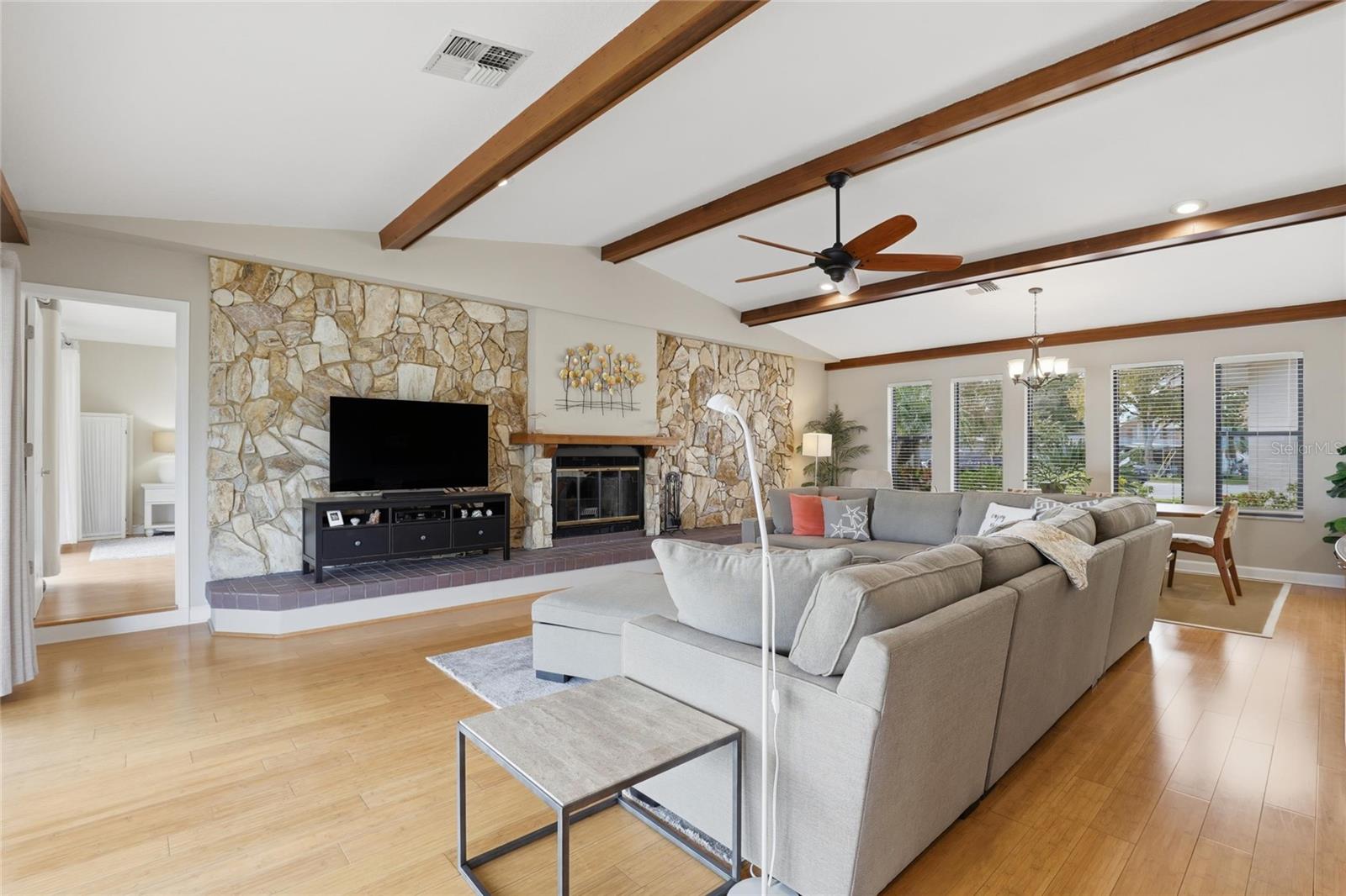 Listing photo id 11 for 66 Canal Drive