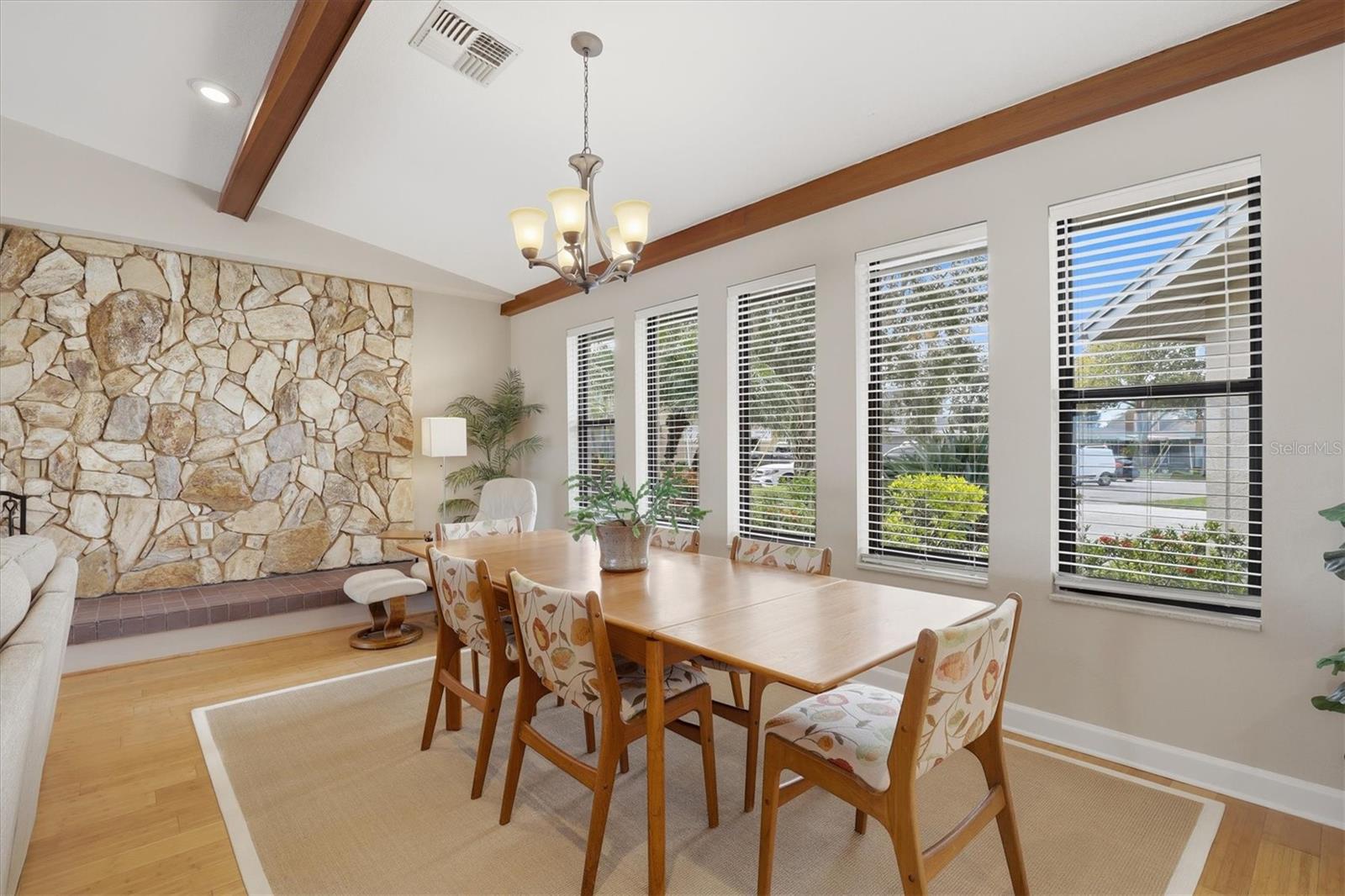 Listing photo id 13 for 66 Canal Drive