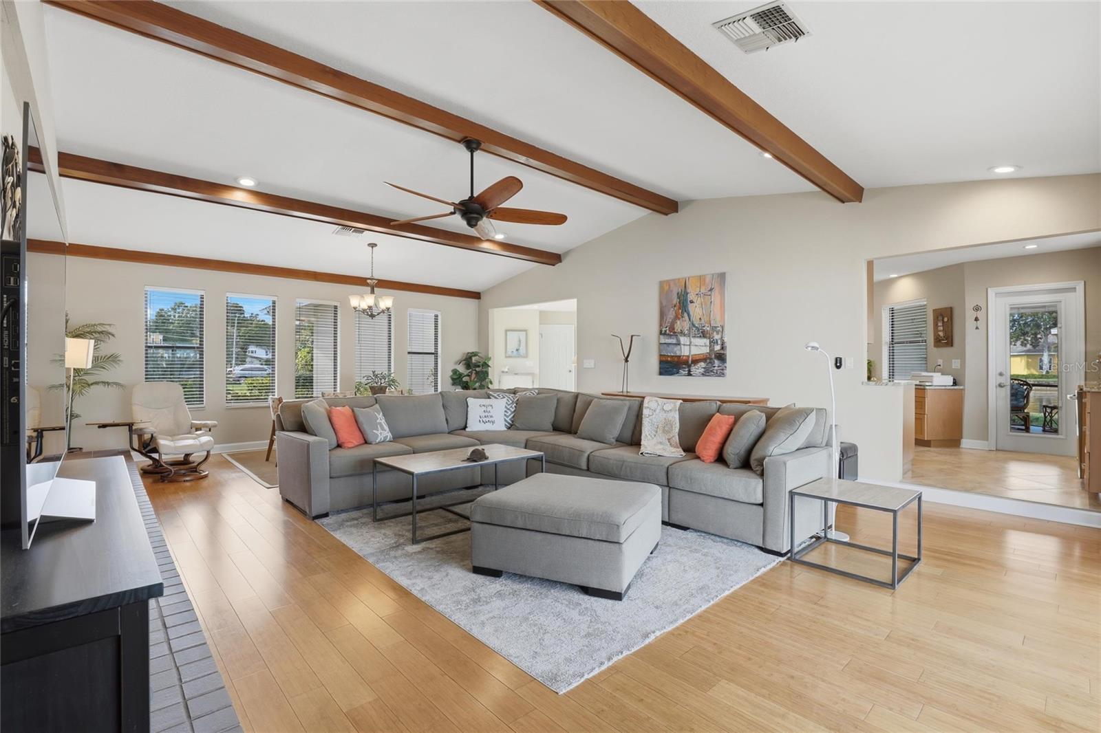 Listing photo id 17 for 66 Canal Drive