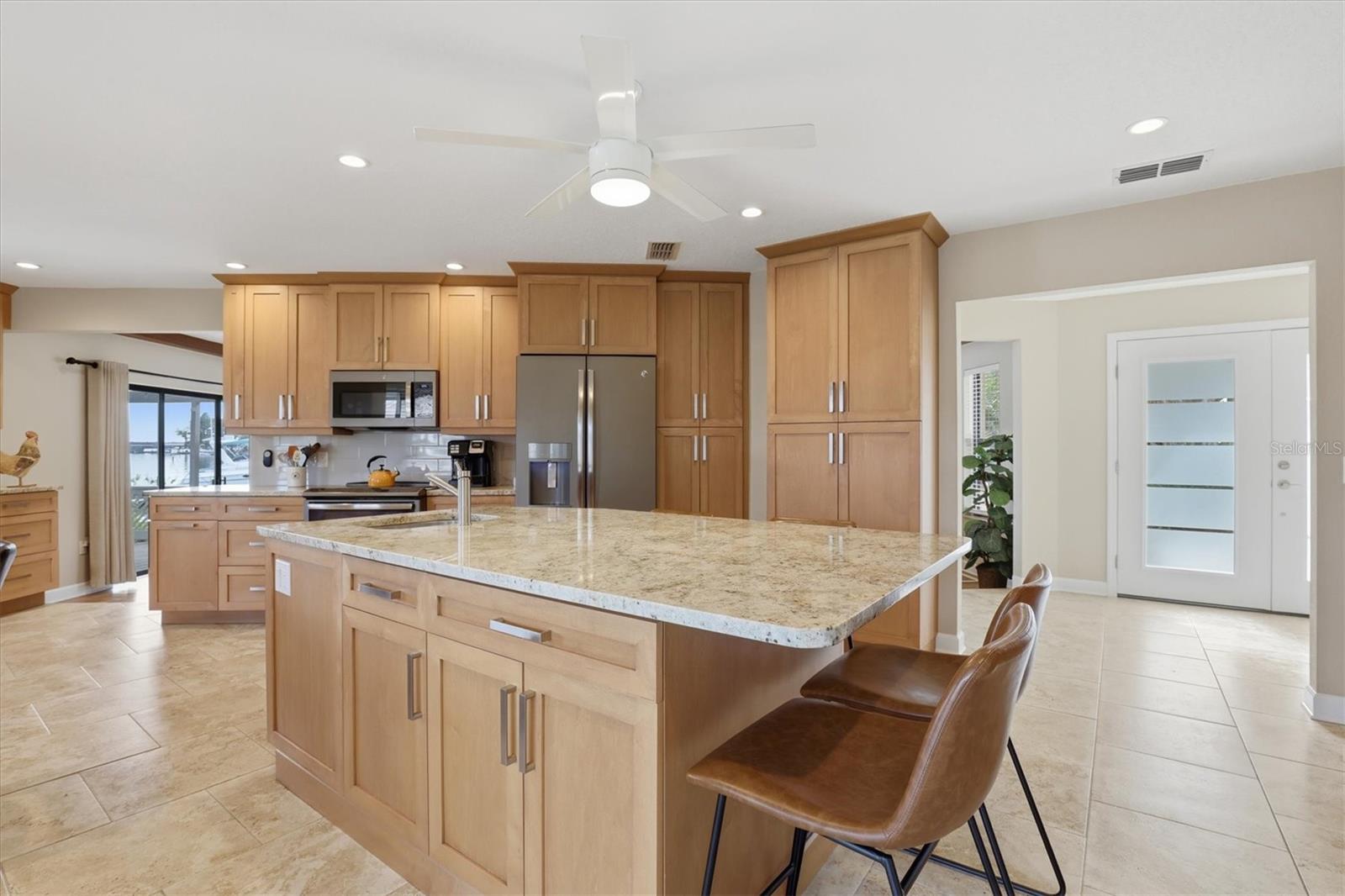 Listing photo id 6 for 66 Canal Drive