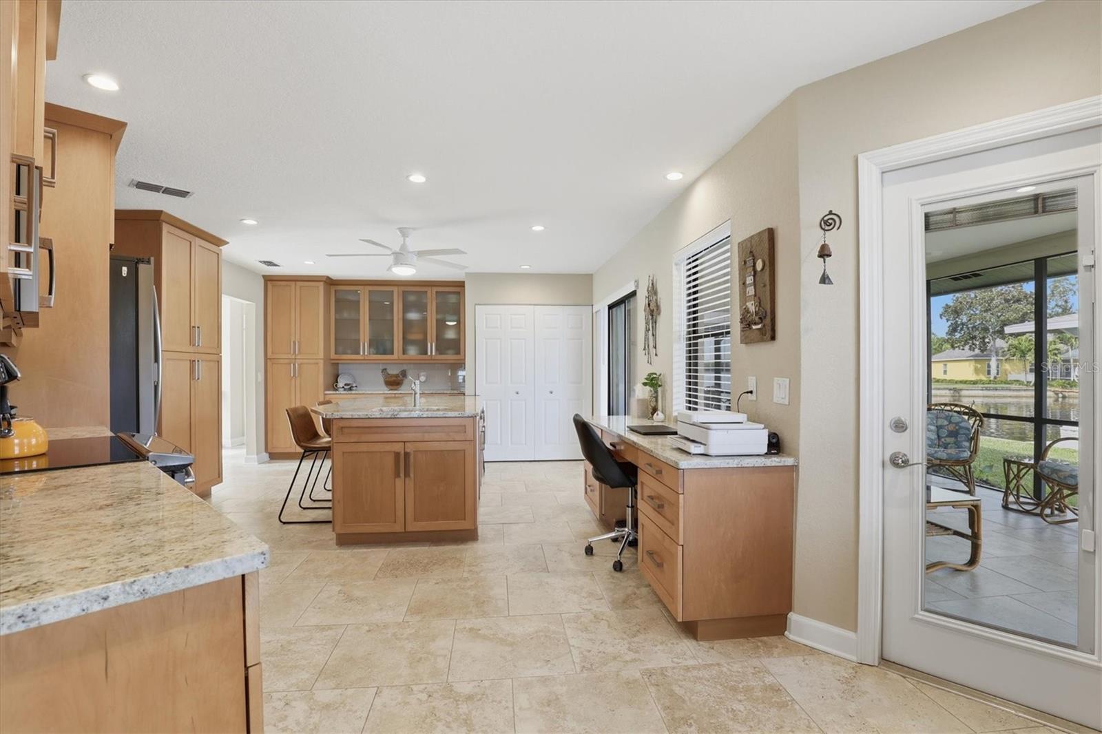 Listing photo id 7 for 66 Canal Drive