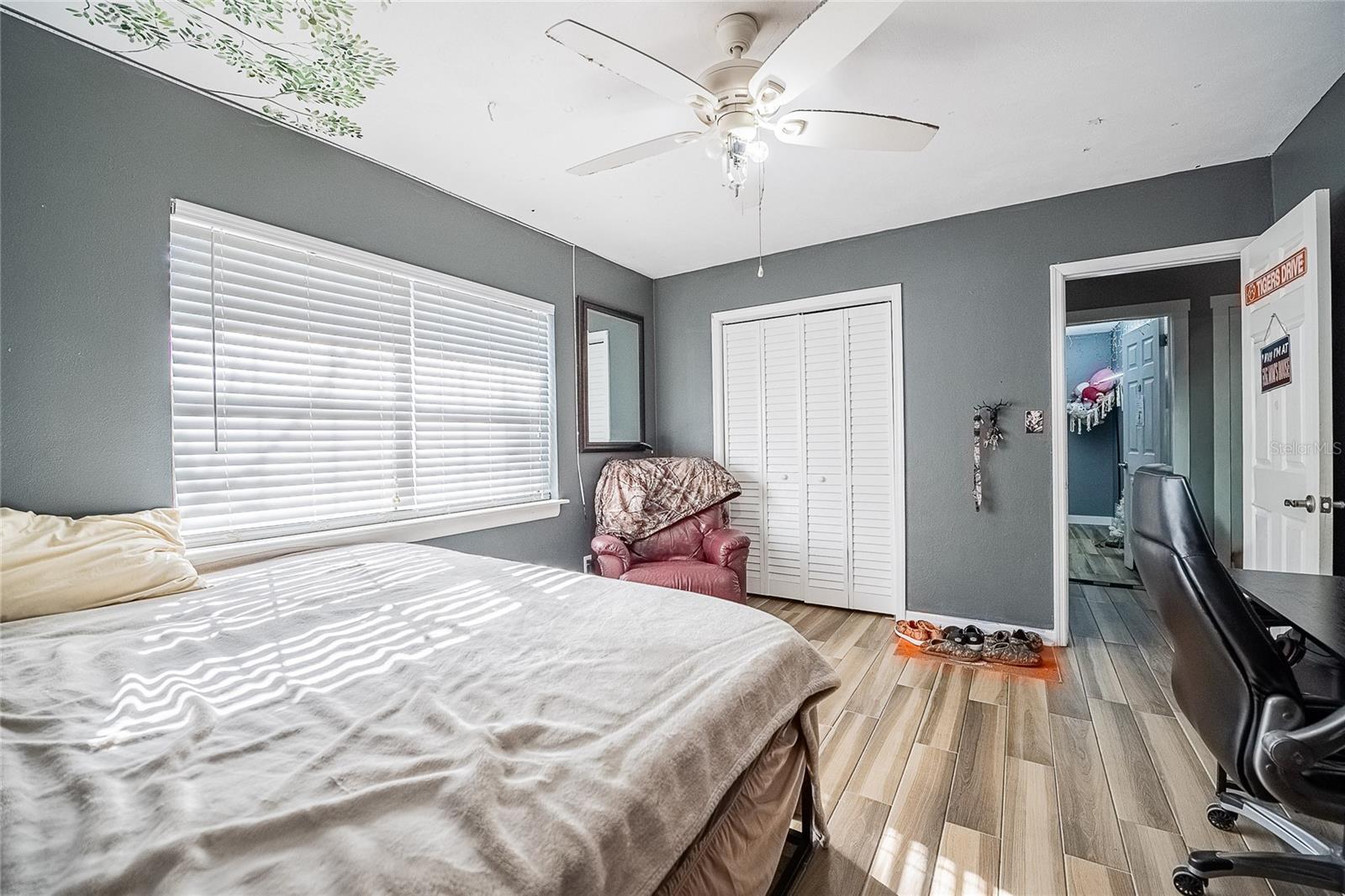 Image 13 of 32 For 800 Avenue L Se