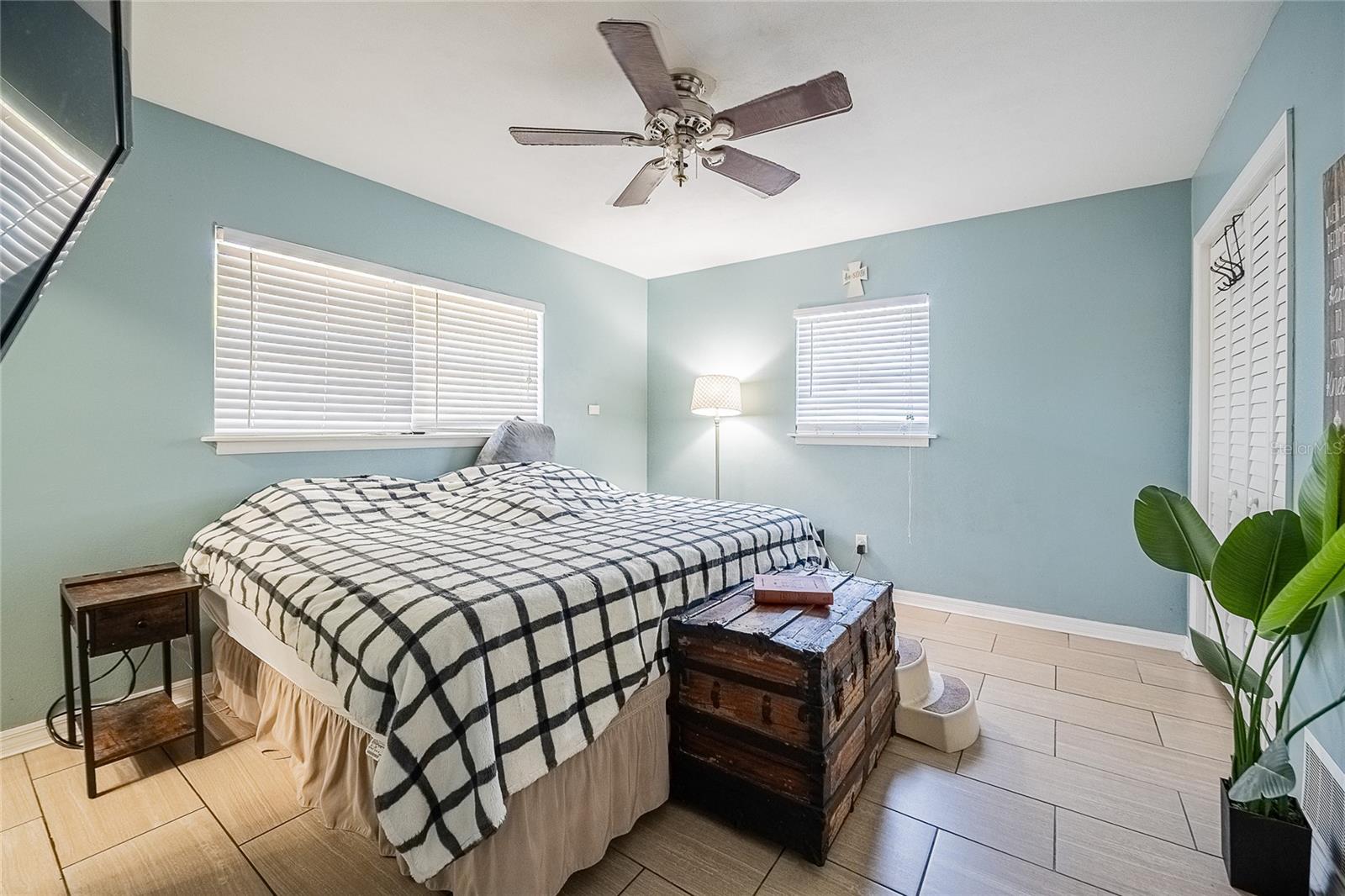 Image 16 of 32 For 800 Avenue L Se