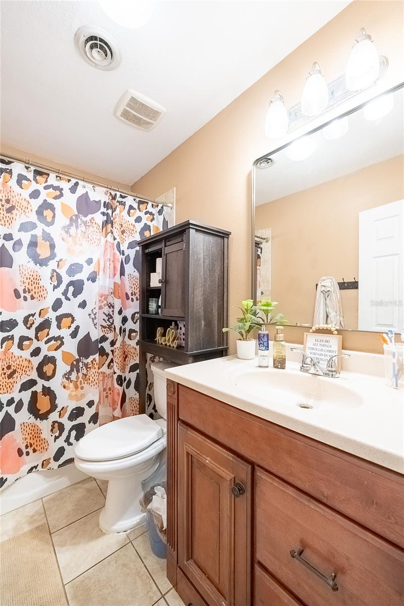 Image 18 of 32 For 800 Avenue L Se