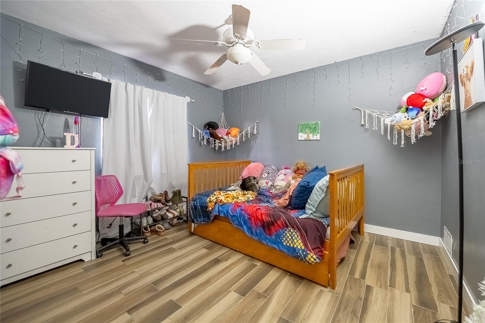 Image 19 of 32 For 800 Avenue L Se