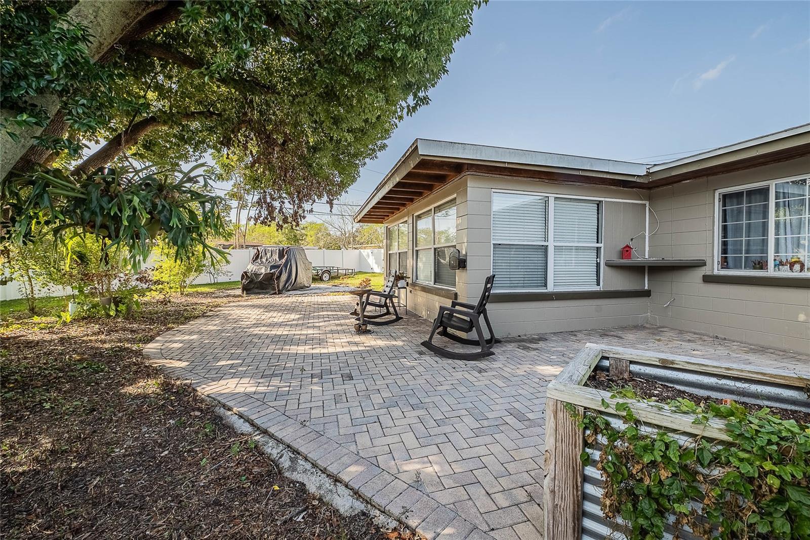 Image 25 of 32 For 800 Avenue L Se