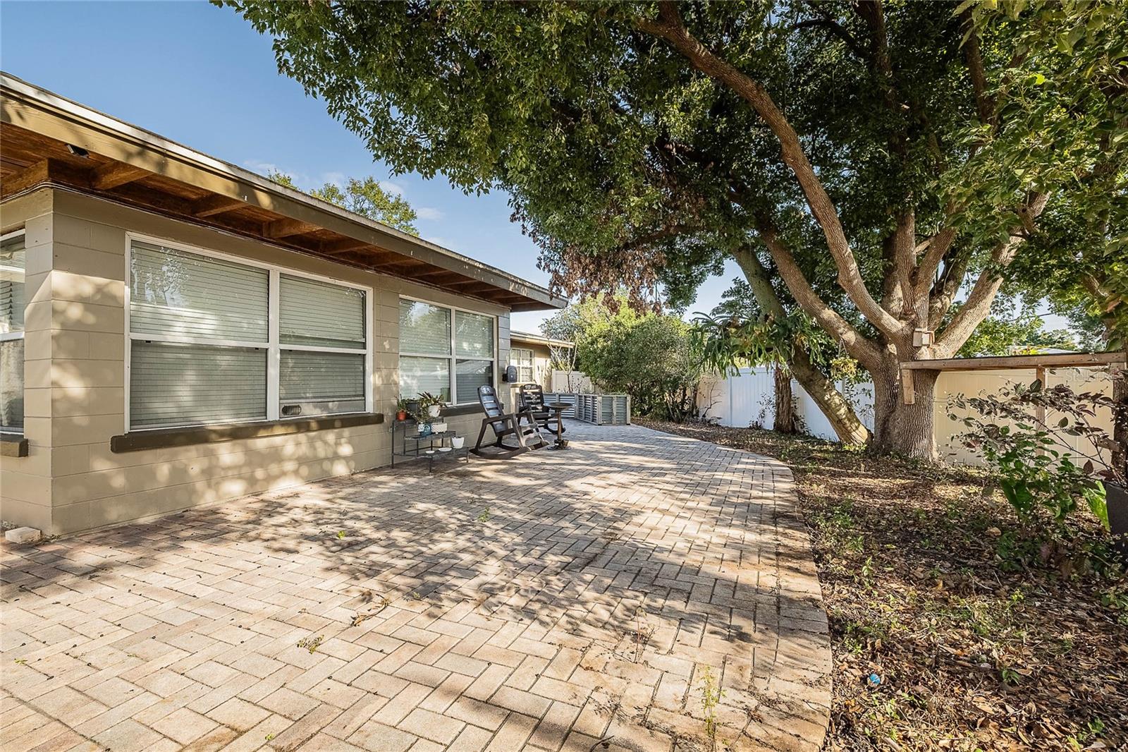 Image 28 of 32 For 800 Avenue L Se